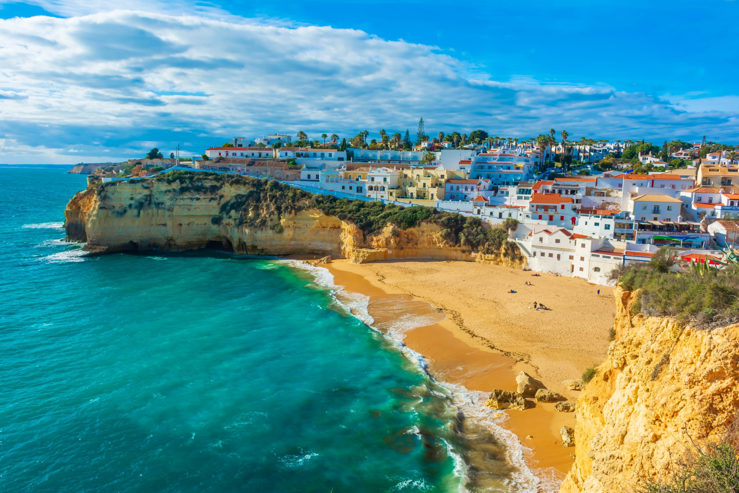 Algarve na tydzień za 1592 PLN. Bezpośrednie loty z Krakowa, noclegi + auto