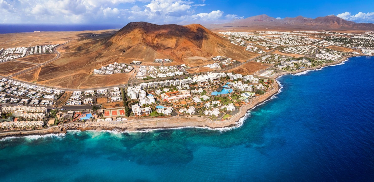 A może wypoczynek na „Księżycu”? 😁🏝️ All inclusive na Lanzarote od 2699 PLN ✈️