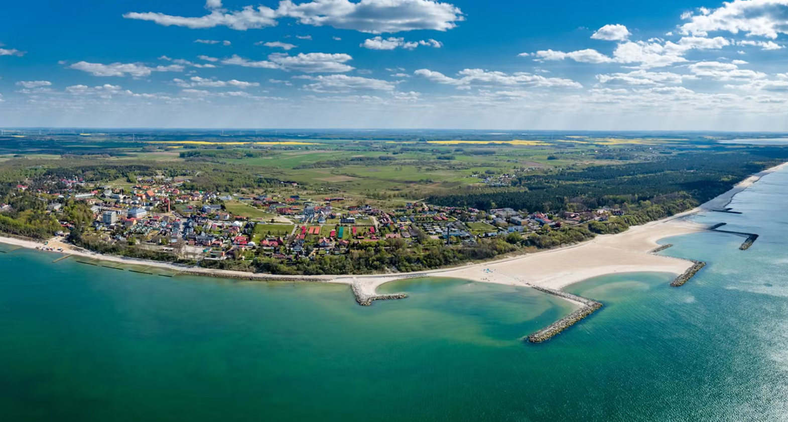 Wakacje nad morzem: 3 noclegi w 5* Resort Król Plaza z wyżywieniem za 2400 PLN (rodzina 2+2)