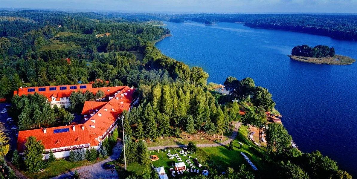 Wypoczynek nad jeziorem: 4* Masuria Hotel & SPA z wyżywieniem od 299 PLN/pokój