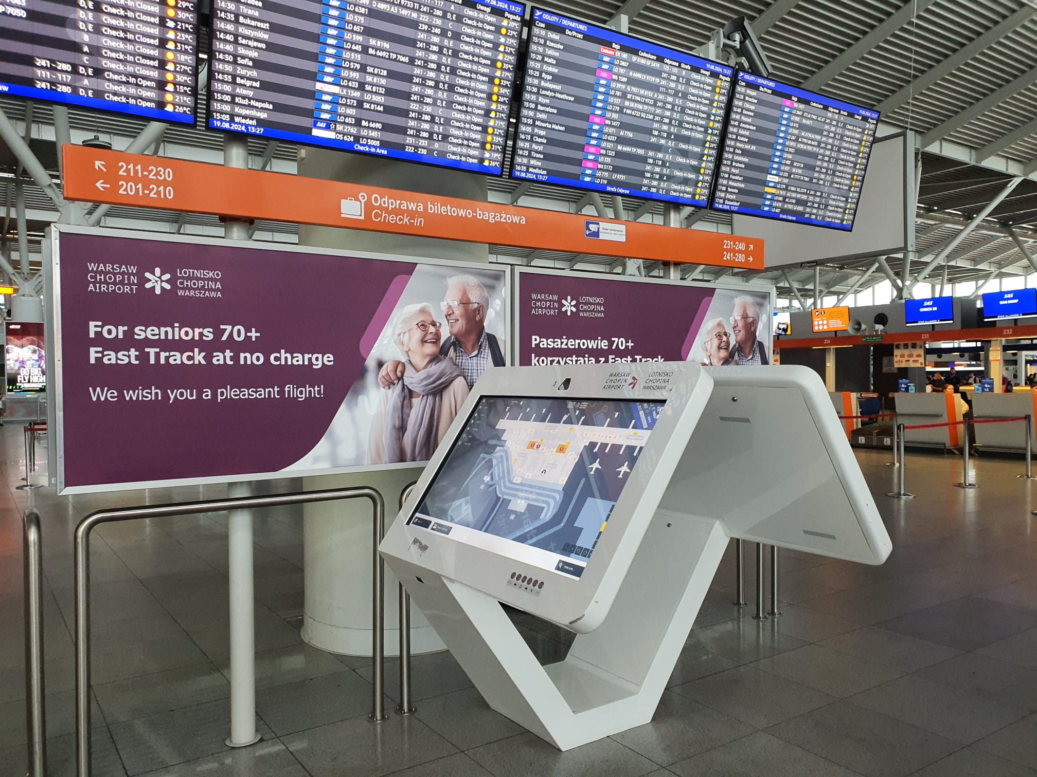 Powiedzcie dziadkom! Pierwsze lotnisko w Polsce wprowadza takie udogodnienia dla seniorów