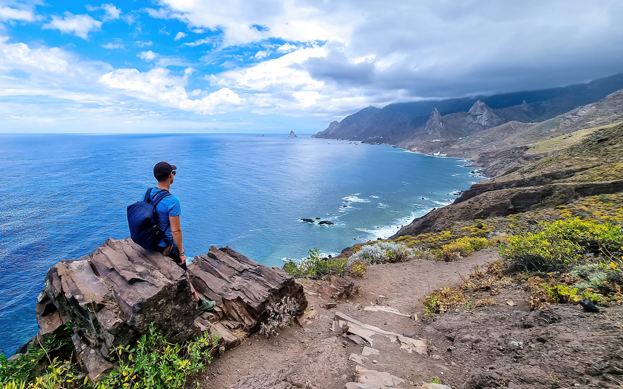 Last minute gorące jak Teneryfa 🌤️🏖️ Czarterowe loty z bagażem za jedyne 449 PLN ✈️🧳