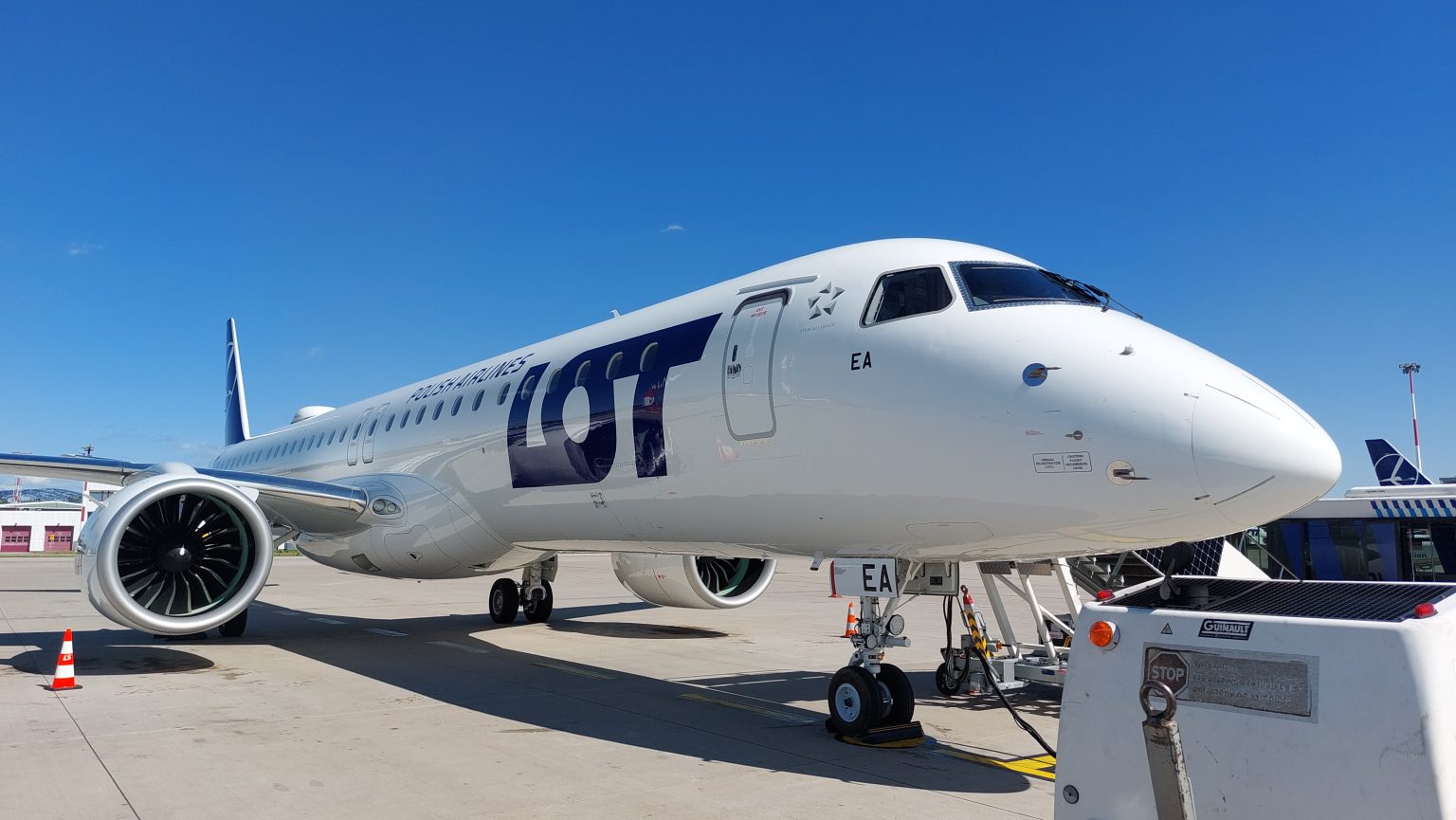 Kiedy LOT dostanie nowe Embraery E195-E2 i gdzie nimi polecisz? Mamy harmonogram i pełną listę tras