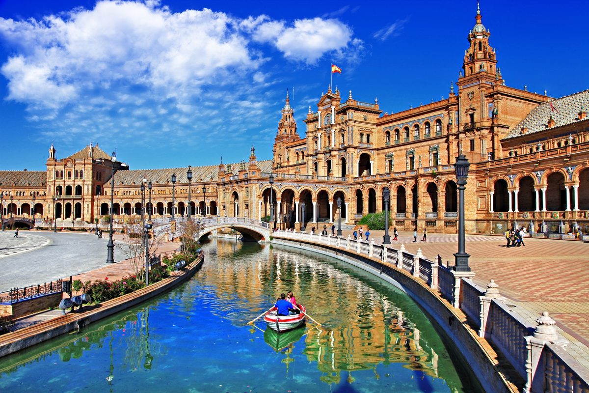 Wakacje w Andaluzji 🇪🇸 Loty Lufthansą do Sewilli z 6 miast od 582 PLN ✈️