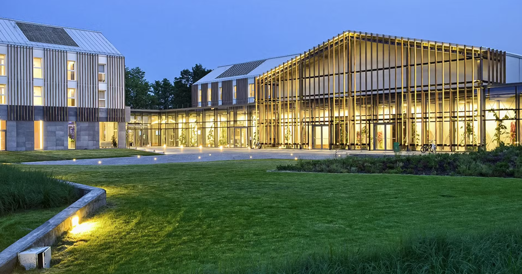 Wypoczynek w sercu Nadbużańskiego Parku Krajobrazowego: Pałac i Folwark Łochów ze śniadaniami od 155 PLN/pokój