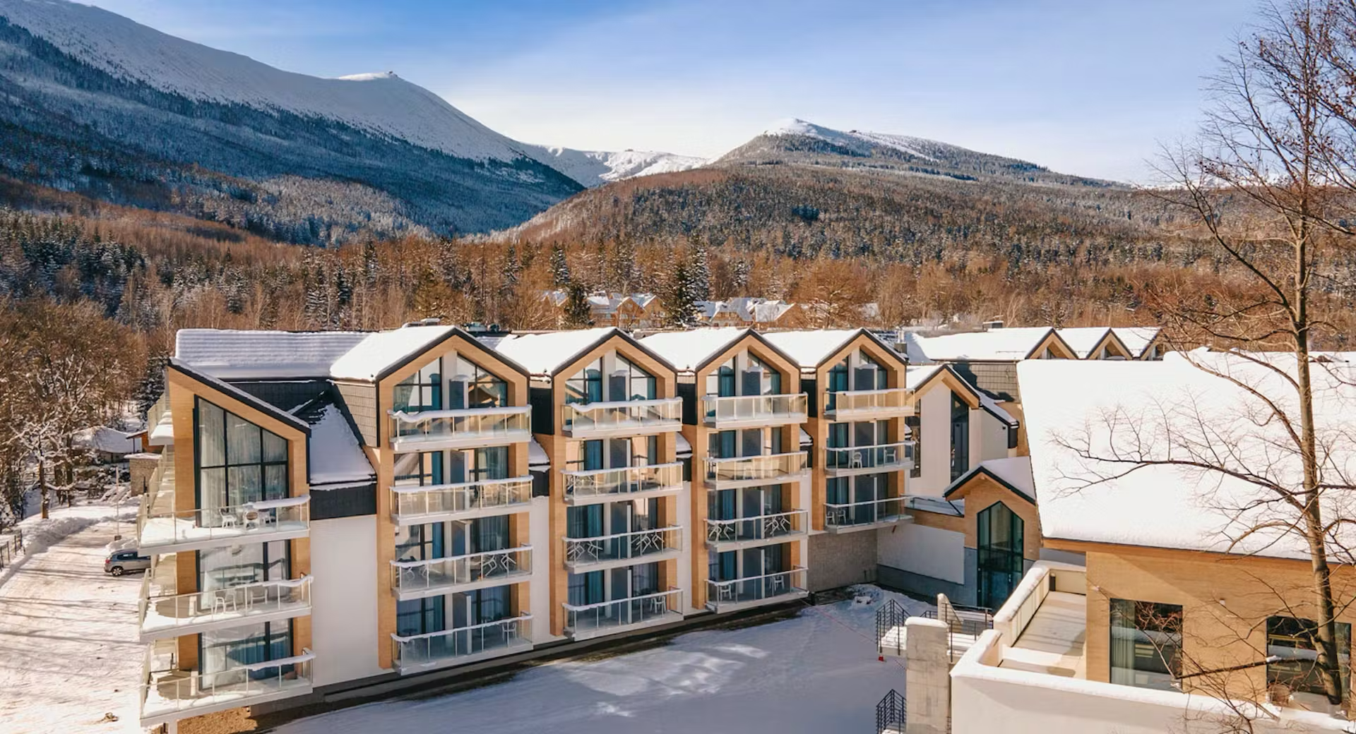 Karkonosze: 5* Green Mountain Hotel & Green Apartments ze śniadaniami od 240 PLN/pokój