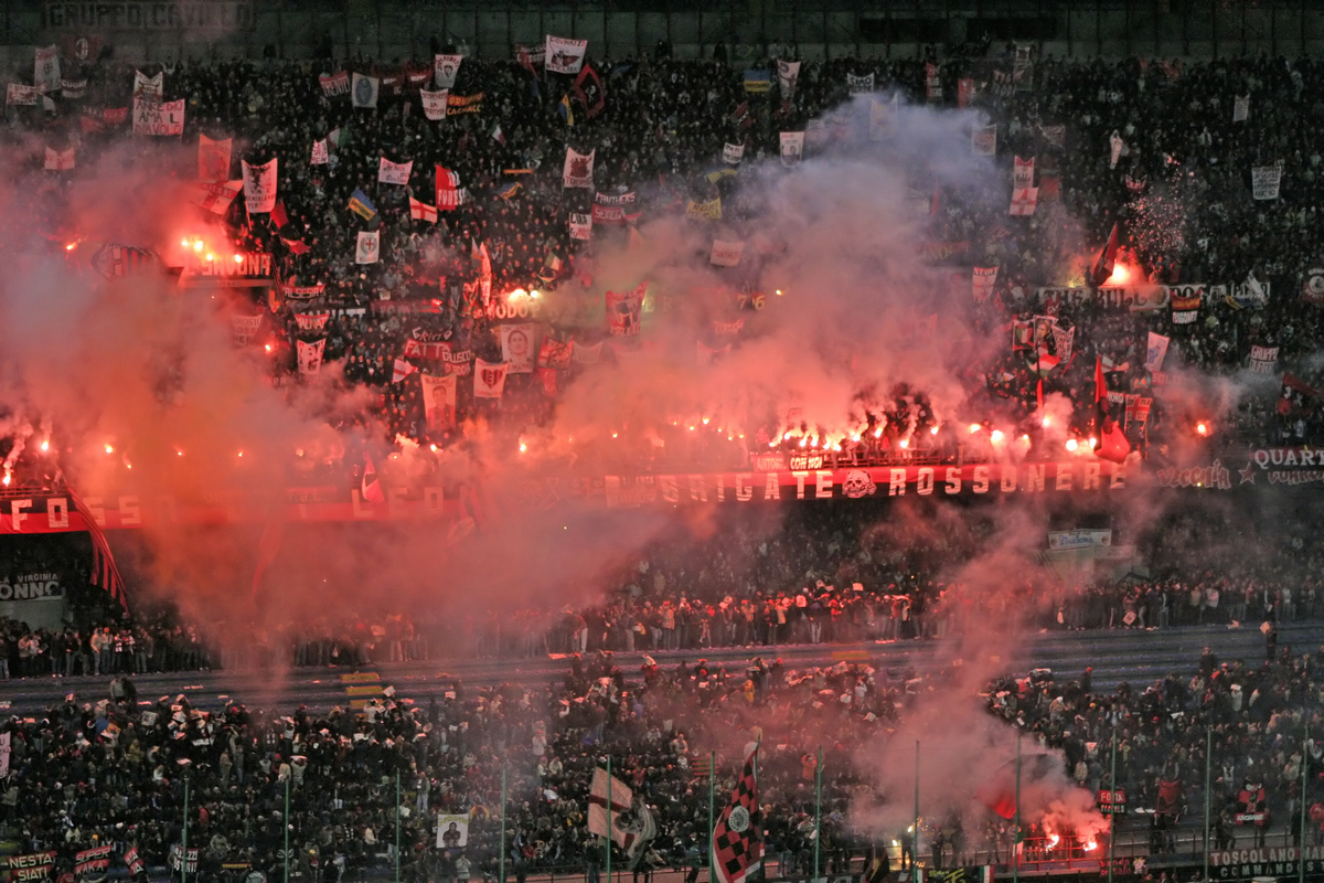 Wyjazd na AC Milan w Lidze Mistrzów za 820 PLN. Loty z Warszawy, noc w 4* hotelu i bilet na mecz