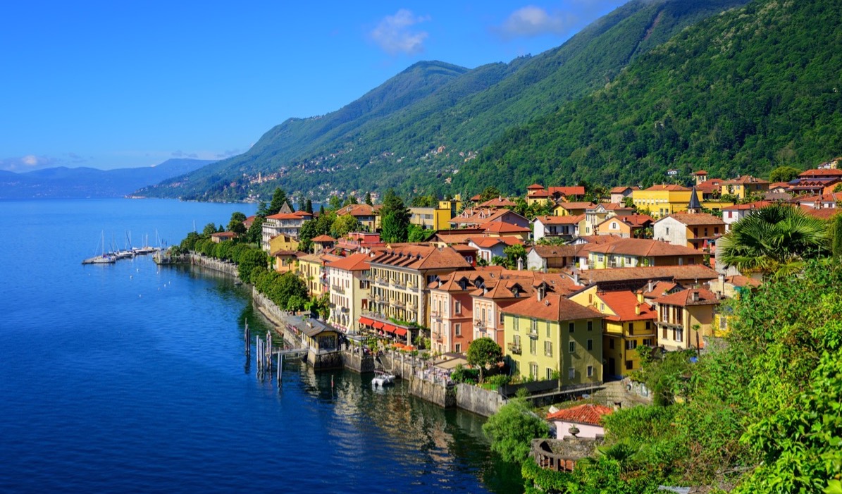 Wakacje nad jeziorem Maggiore ☀️ Loty, noclegi ze śniadaniami i auto za 1176 PLN 🇮🇹