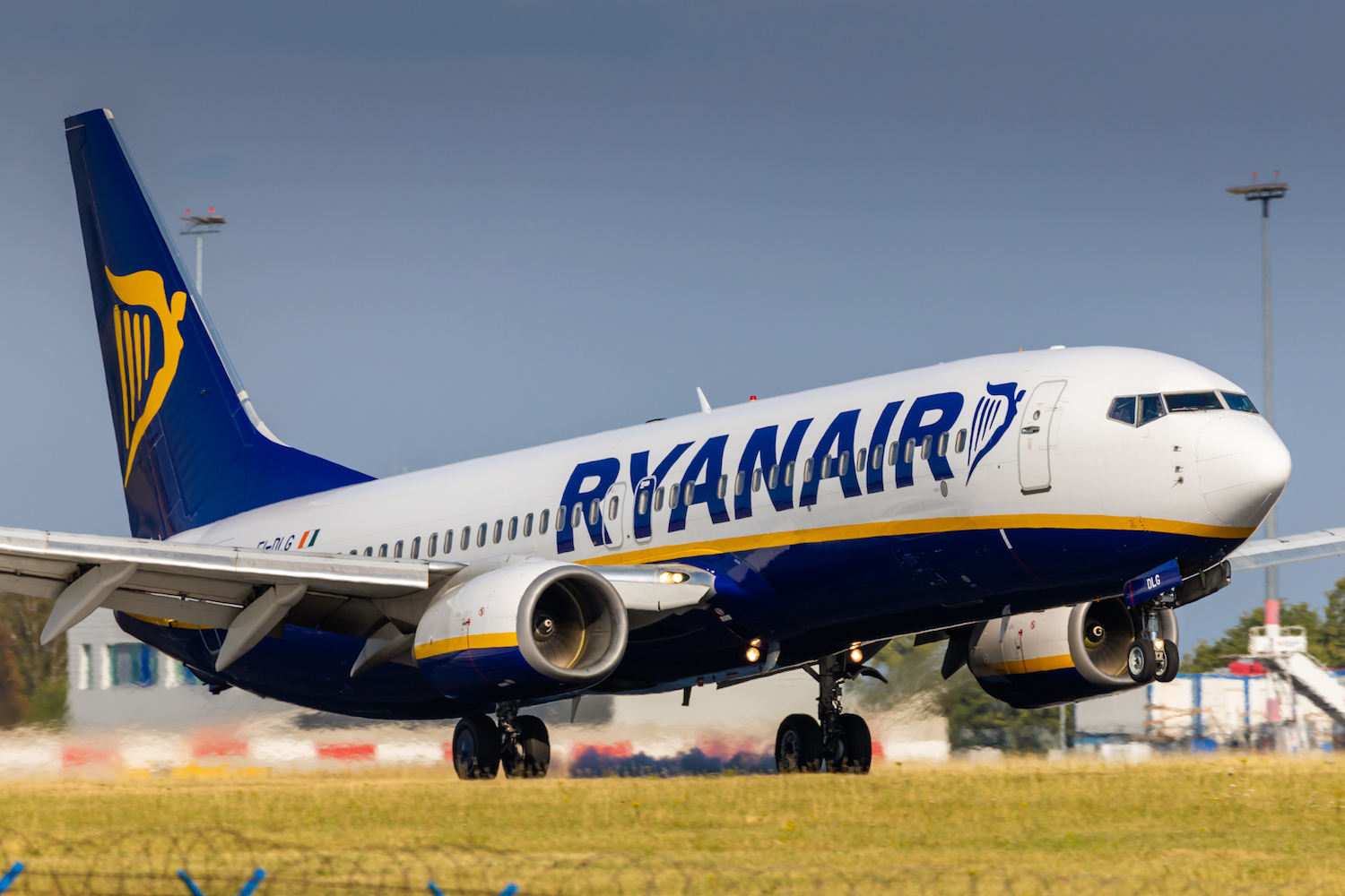 Ryanair mocno zwiększa liczbę lotów z Polski. A to nie koniec: za kilka dni ogłosi nowe trasy! Dokąd poleci?