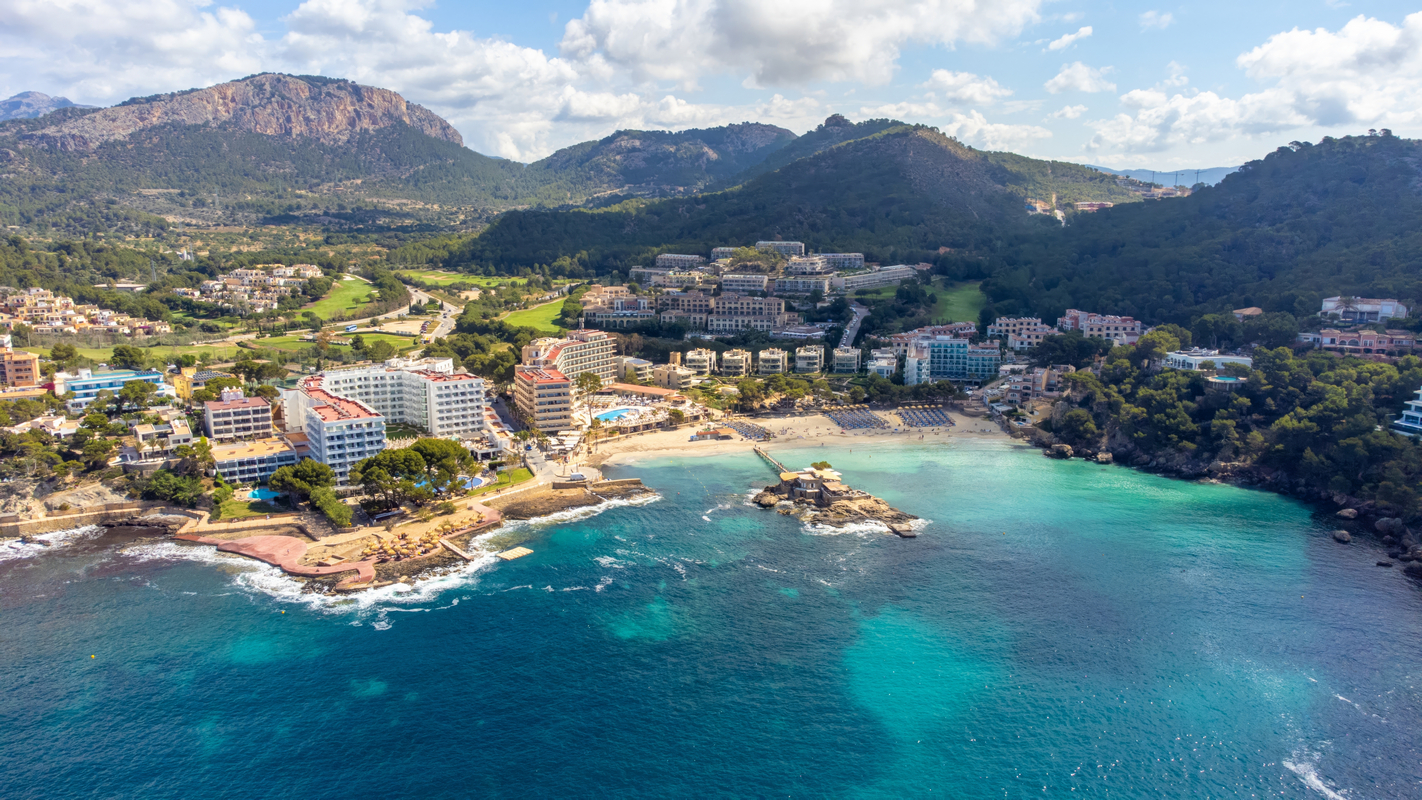 Wycieczka na Majorkę ☀️ Loty z Warszawy i noclegi przy plaży za 929 PLN 😎