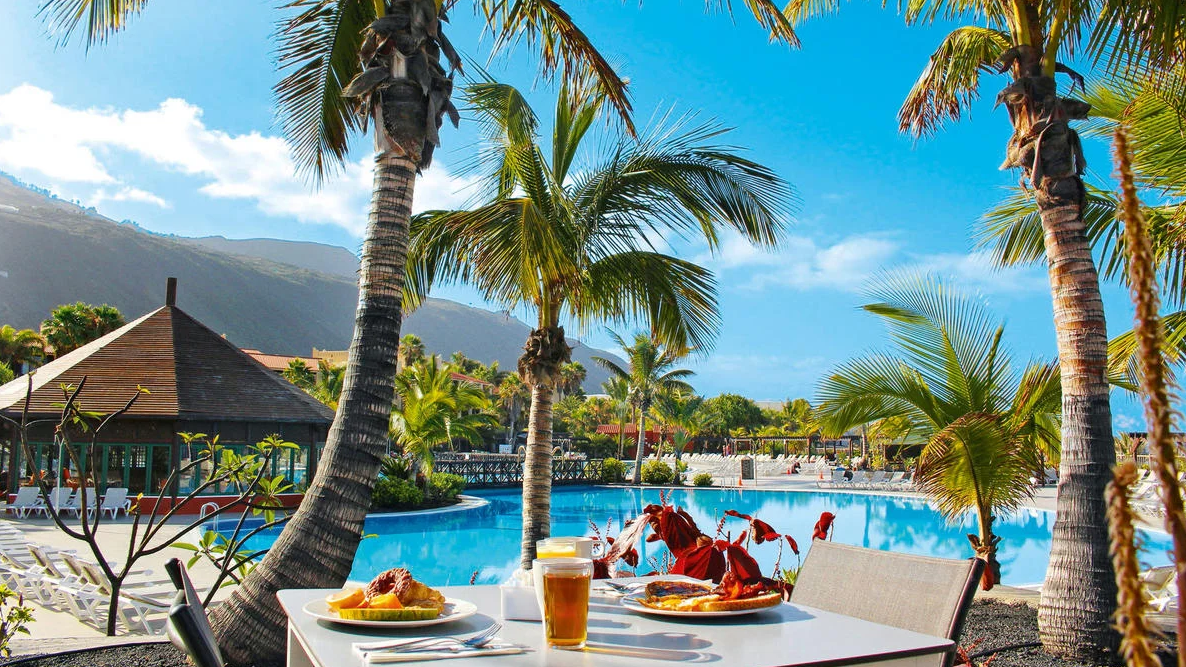 Wczasy na La Palmie: 7-dniowe all inclusive w 4* hotelu za 3799 PLN. Loty z Katowic
