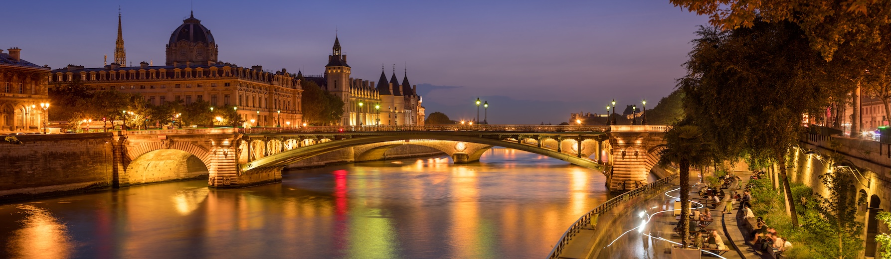 Przedłużony weekend w Paryżu za 974 PLN. Loty z Krakowa i hotel na 3 dni