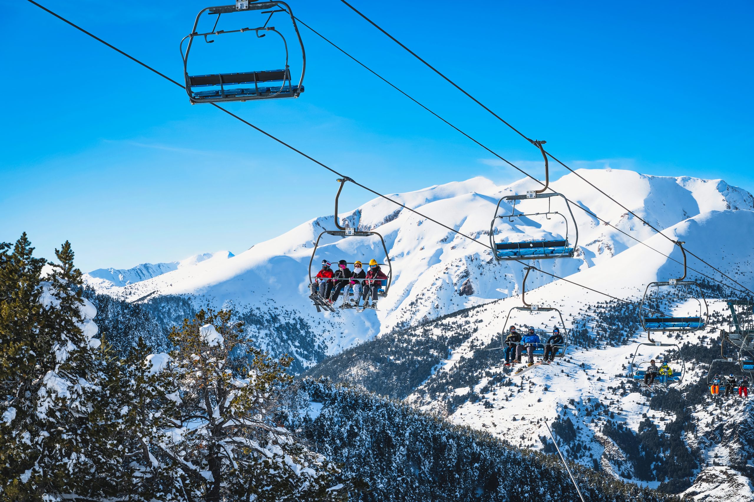 Na narty do Andory: tydzień w 4* hotelu w Pirenejach z wyżywieniem za 2699 PLN. Wylot z Warszawy