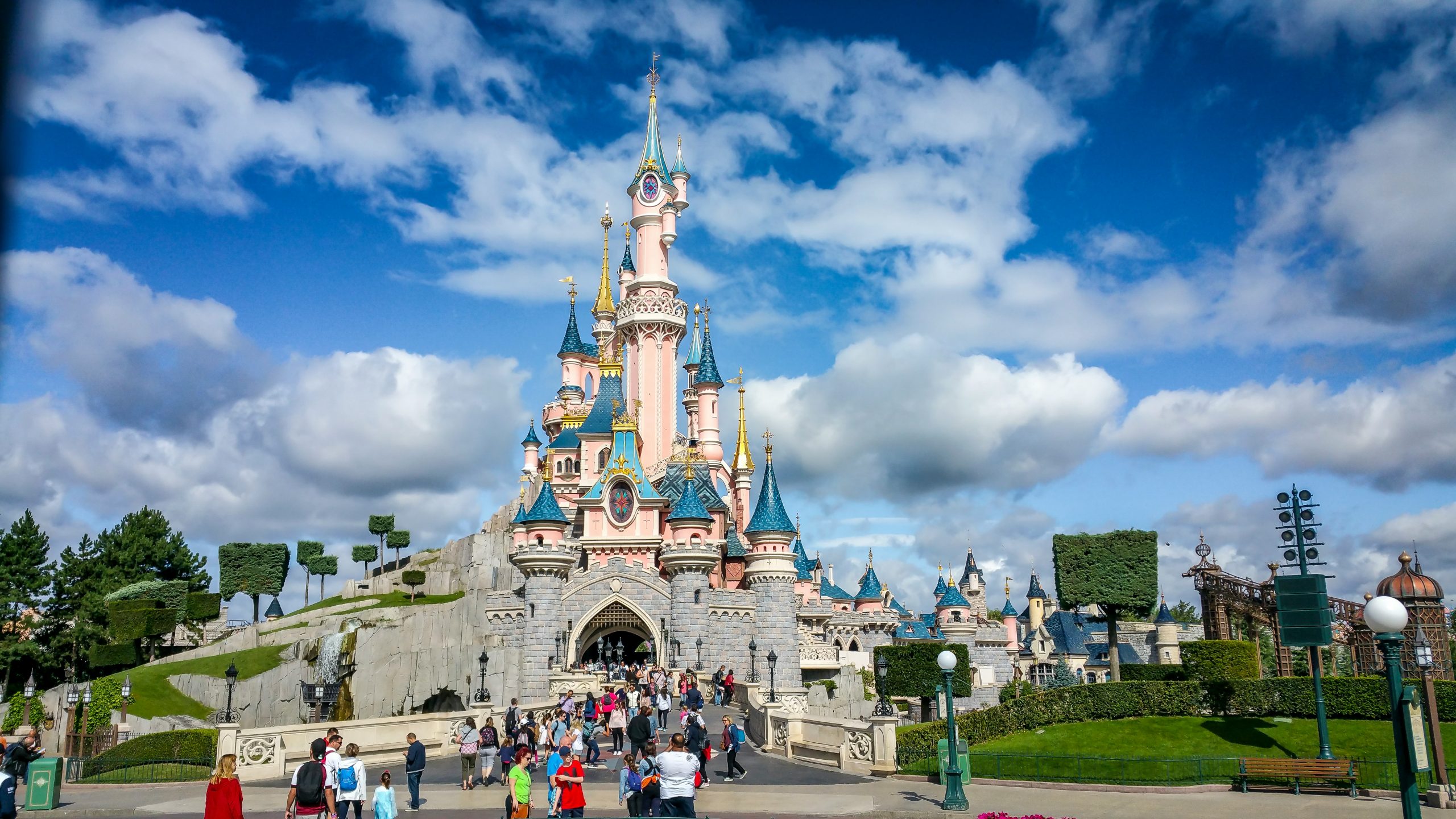 Odwiedź Disneyland: loty do Paryża z Gdańska i 2 noce w hotelu blisko parku za 849 PLN