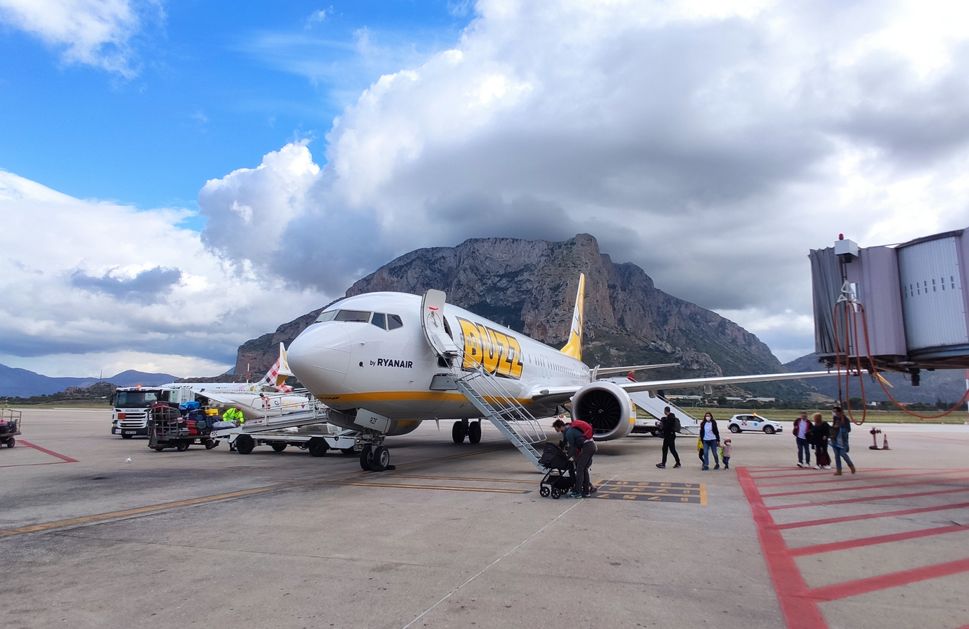 Znakomite ceny w Ryanair 🤩😍 Jordania, Maroko, Portugalia, Włochy, Cypr i Malta od 188 PLN ✈️🎒