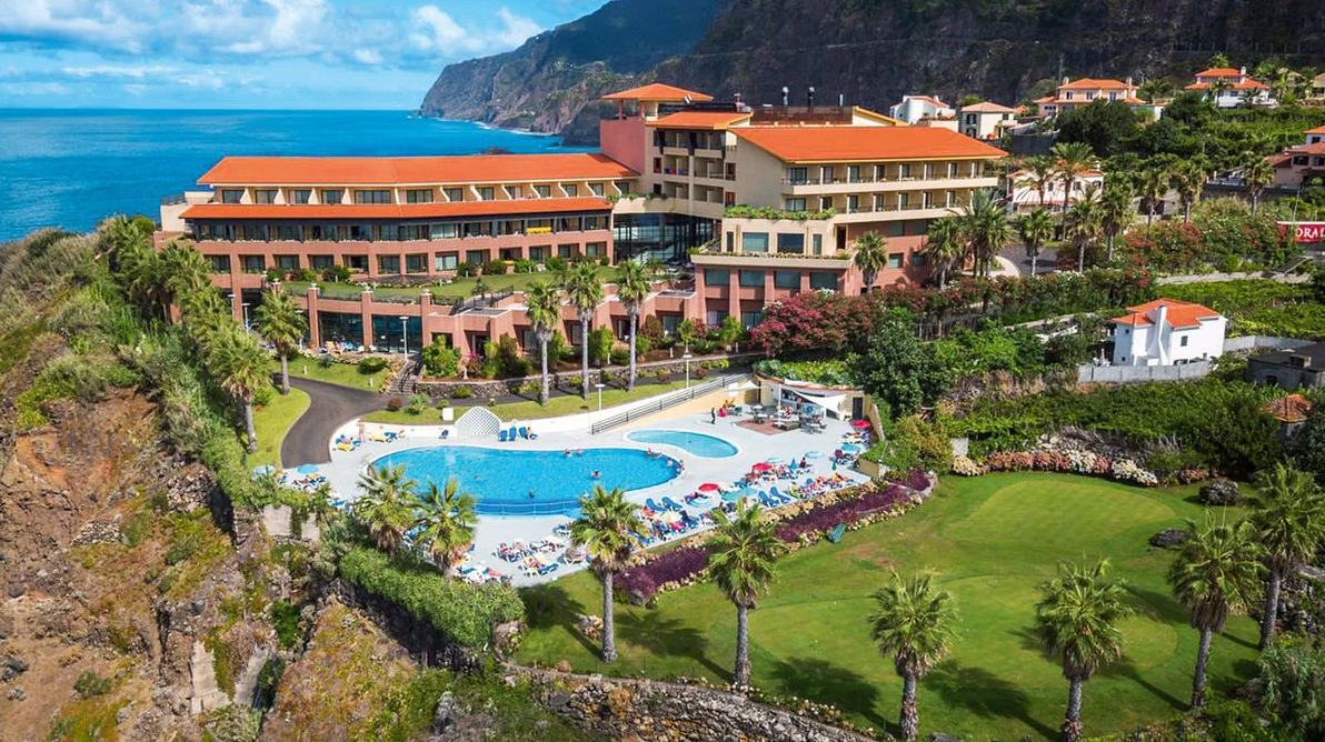 Wyspa wiecznej wiosny: 7 dni na Maderze w 4* hotelu z wyżywieniem od 1499 PLN! Wyloty z 3 miast