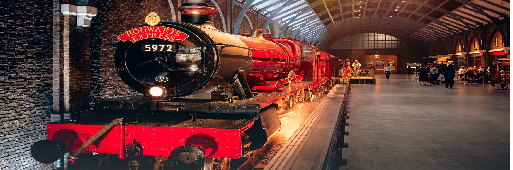 Przygoda w Hogwarcie za 456 PLN. Okołoweekendowe loty do Londynu z Krakowa + bilet do Warner Bros. Studio