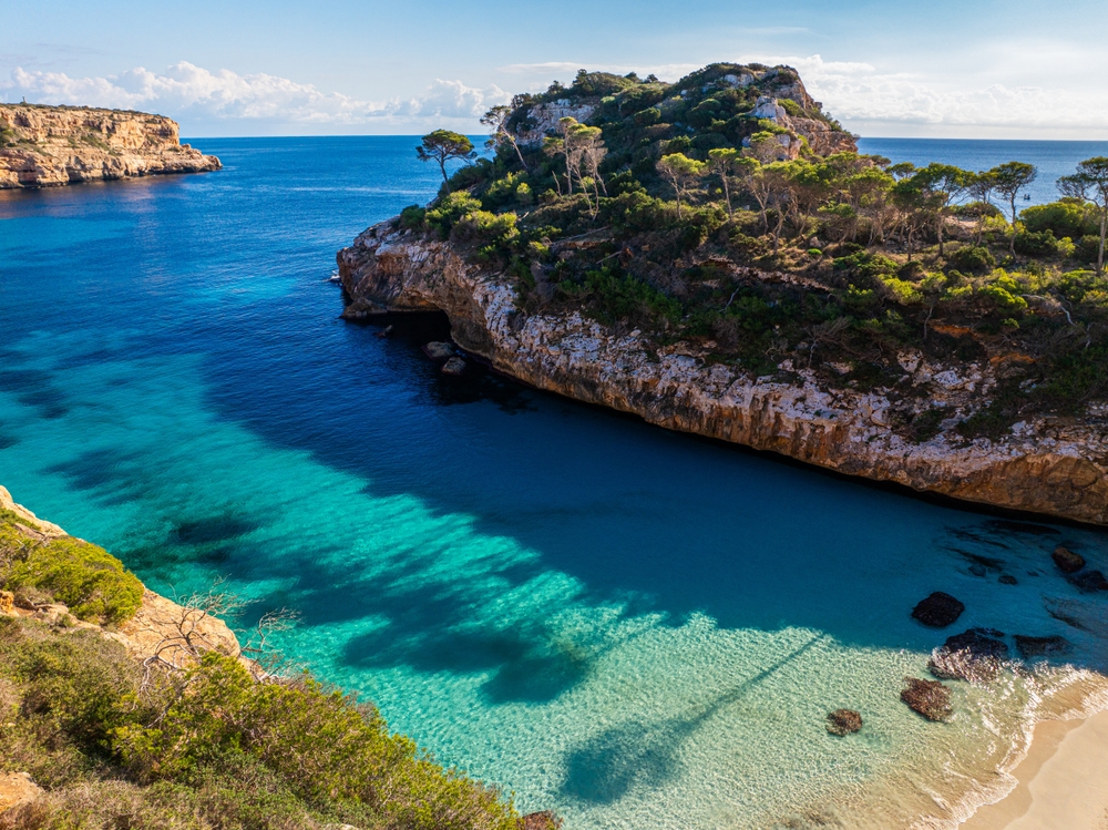 Wiosna na Majorce za 923 PLN. Loty z Warszawy i 3 noce w 4* hotelu z krytym basenem