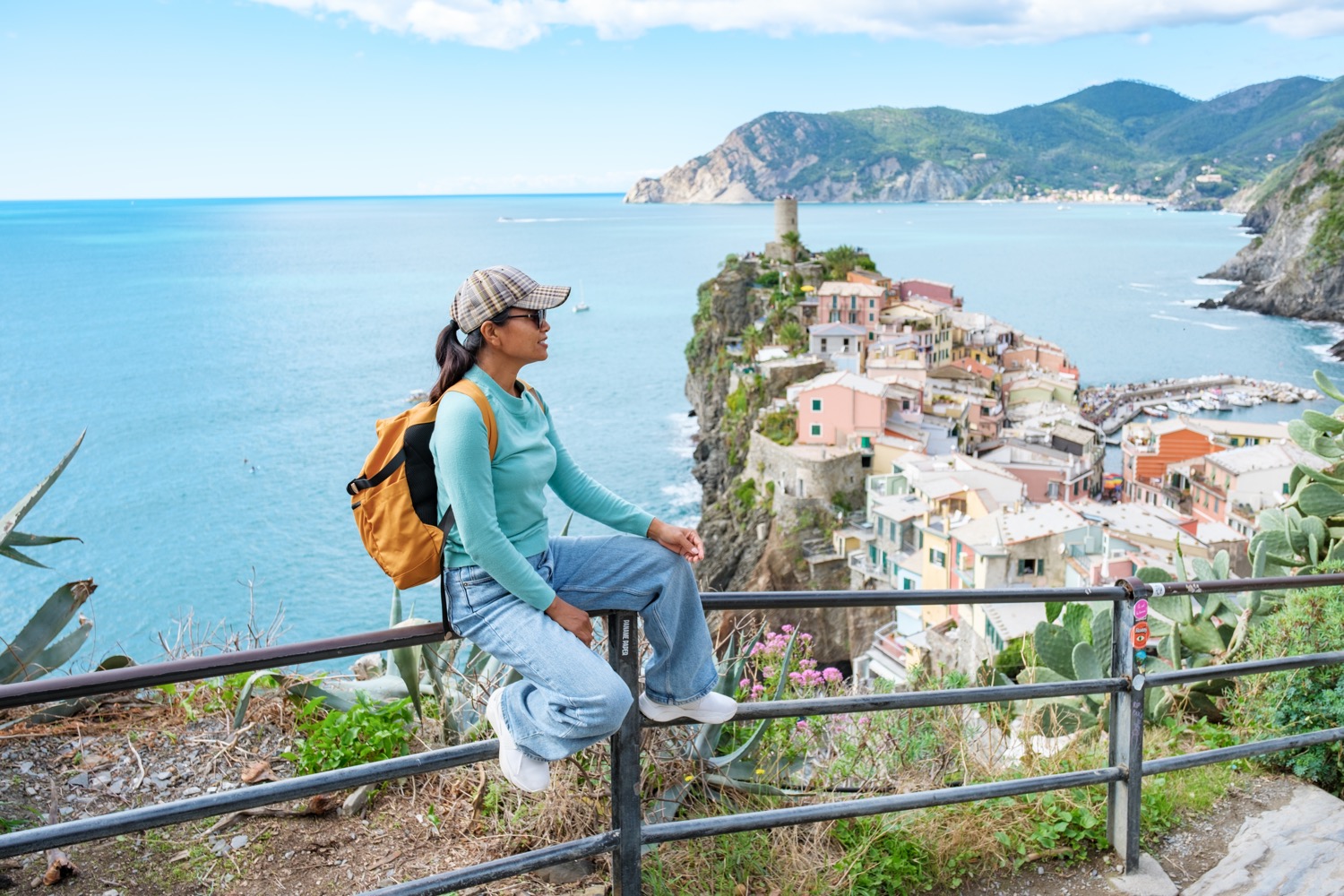 Wakacyjna wycieczka na wybrzeże Cinque Terre za 743 PLN. Loty z Warszawy i auto na 7 dni