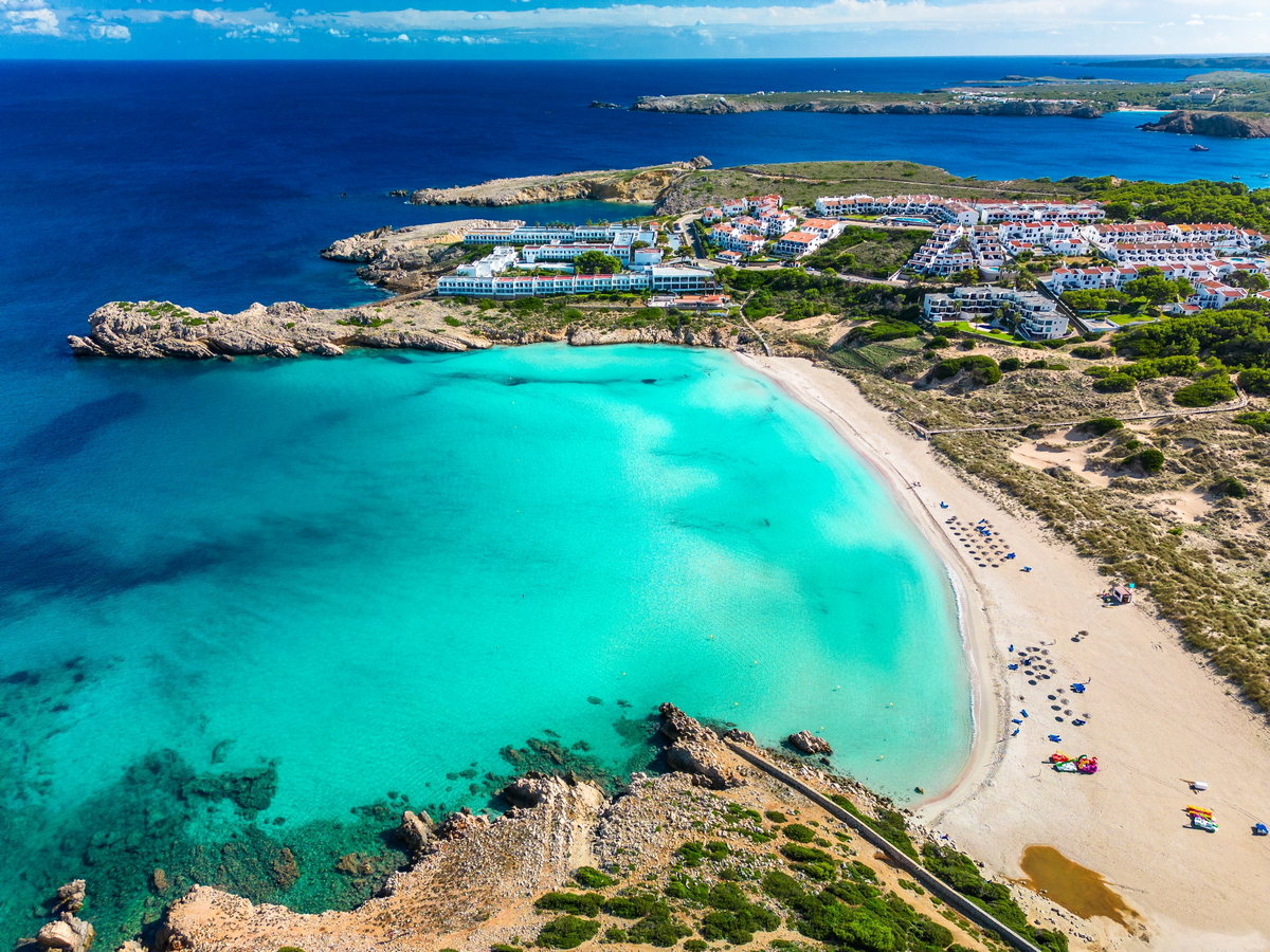Urlop na Balearach: 7 dni na Minorce w 4* hotelu (z wyżywieniem) za 2263 PLN. Wylot z Katowic