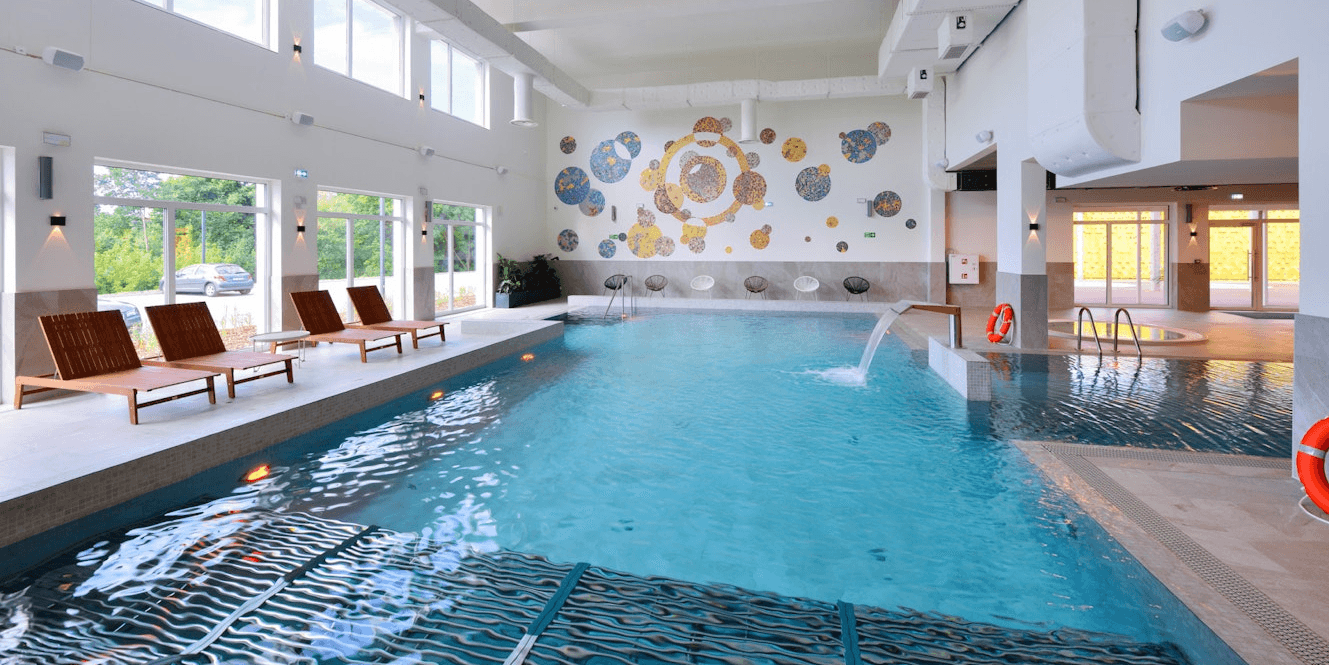 Nałęczów w dawnym sanatorium 🧖‍♀️ Odnowa w historycznym obiekcie sieci Arche 🏊‍♂️