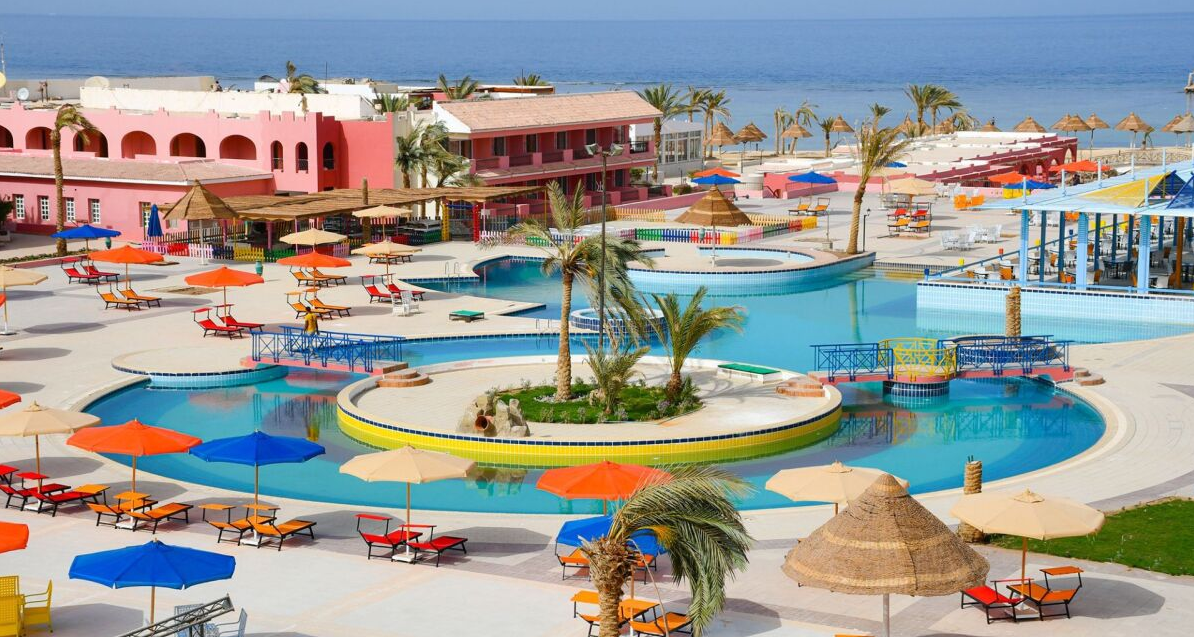 Piaszczyste plaże ⛱ rafy koralowe 🐠 i woda ciepła jak zupa 💦 Egipt all inclusive za 1853 PLN 😎🍹