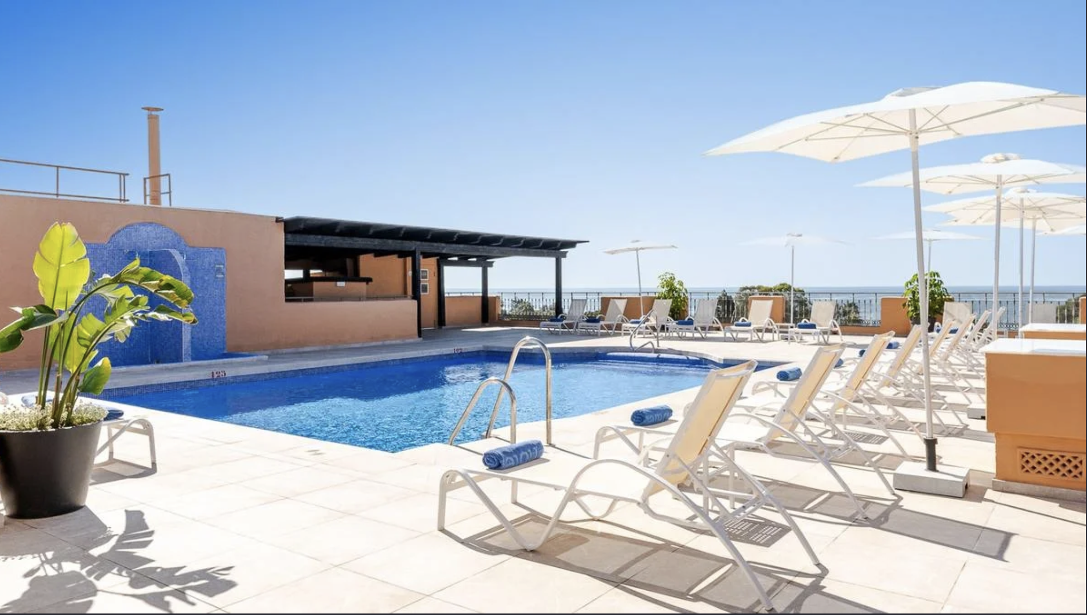 Zamiast parasola – palma 🌴😎 Majówka w Andaluzji za 1799 PLN ✨ 4* hotel z wyżywieniem i basenem na dachu😍