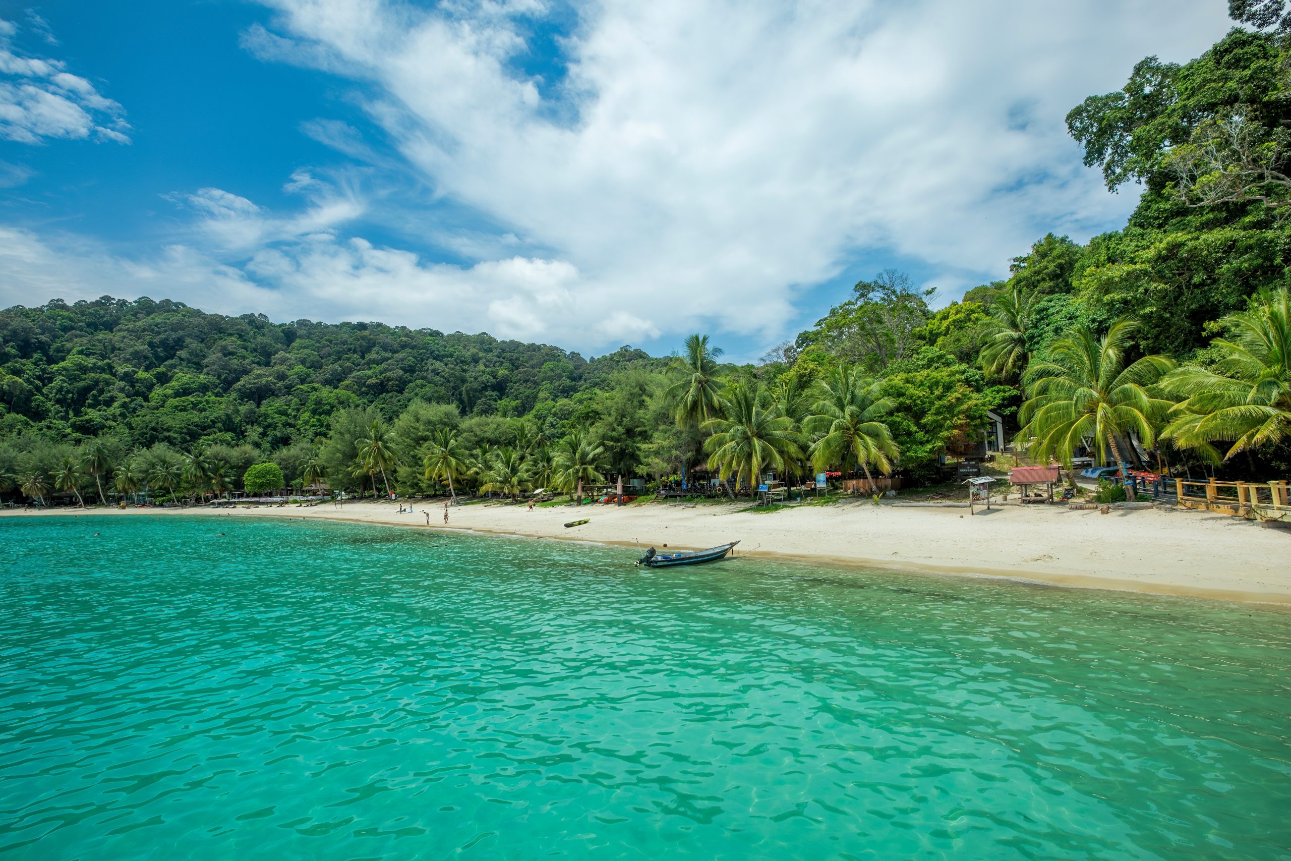 Malezja (rajskie Wyspy Perhentian i Kuala Lumpur) za 4285 PLN 😍🏝️ Loty + hotel na 3 dni z basenem na dachu z widokiem na Petronas + 7 dni w domkach przy plaży ✈️