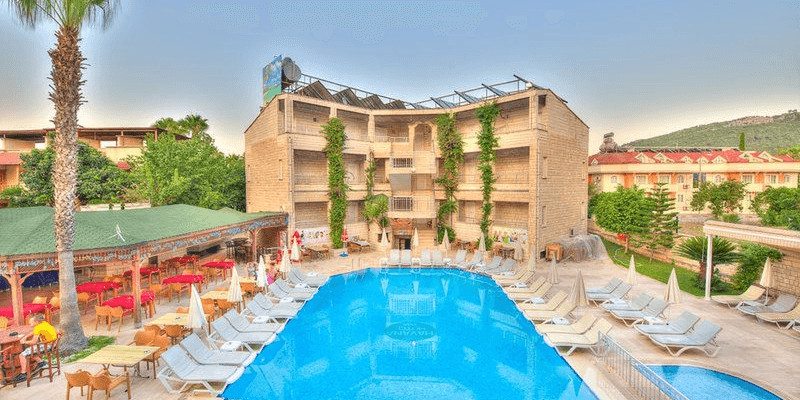 🌊 Tureckie wczasy w sercu Kemer 🏨 4* hotel z all inclusive za 1733 PLN