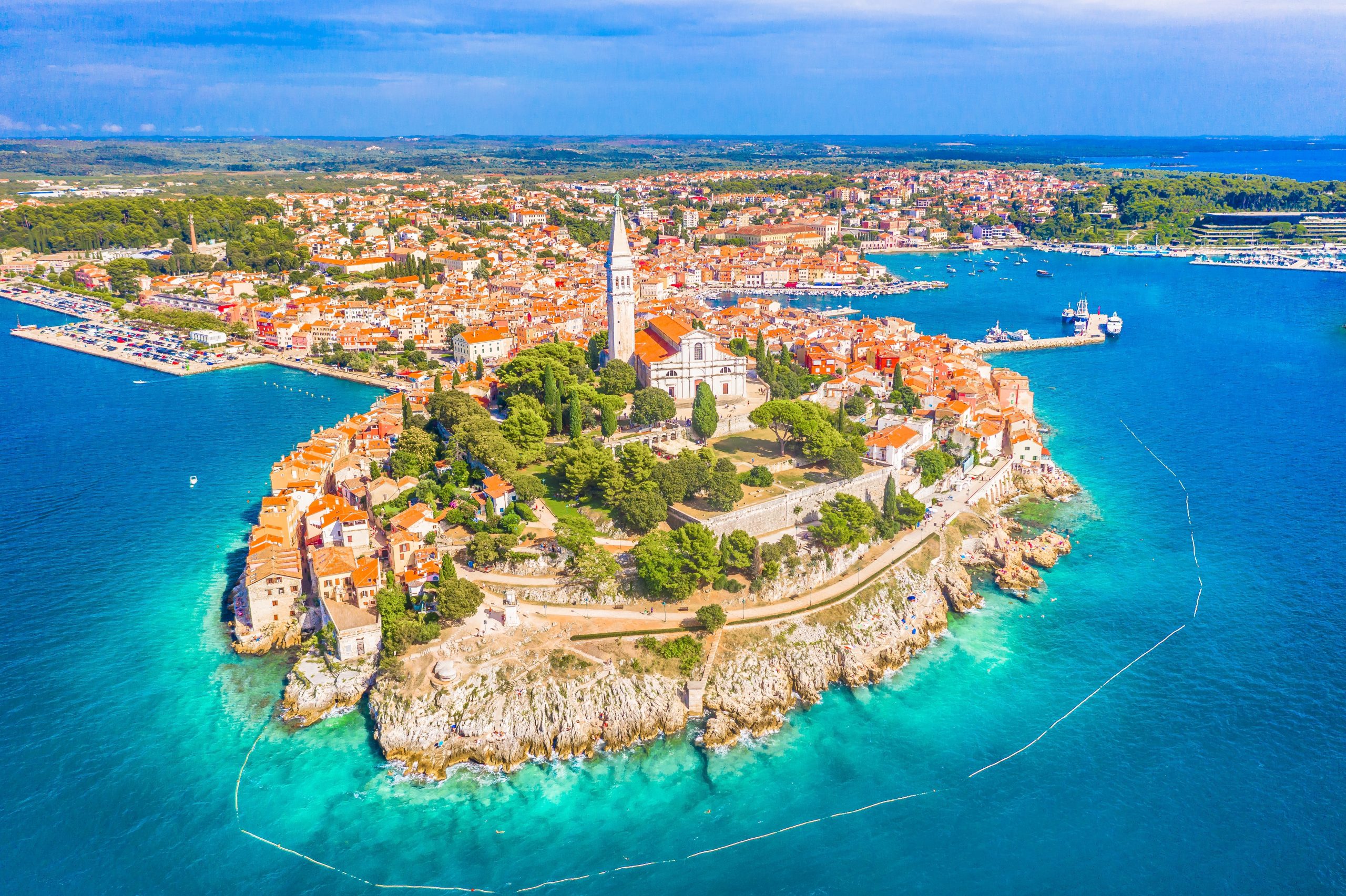 19 godzin w pociągu za 193 zł vs. 12 godzin za kółkiem. Sprawdzamy, jak tego lata najlepiej dotrzeć do Chorwacji