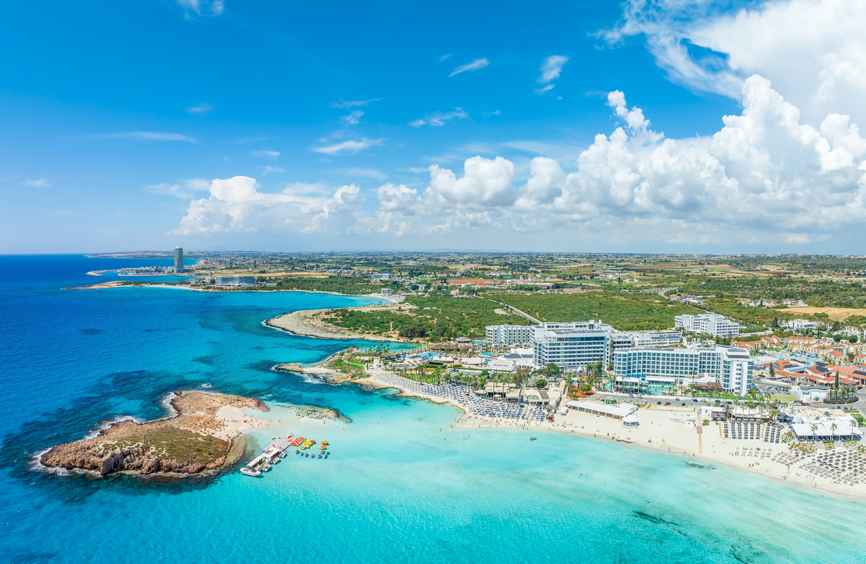 Lato na Cyprze za 1570 PLN ⛱️👙 Loty i noclegi w ⭐⭐⭐⭐ hotelu Best Western ze ☕🍽️