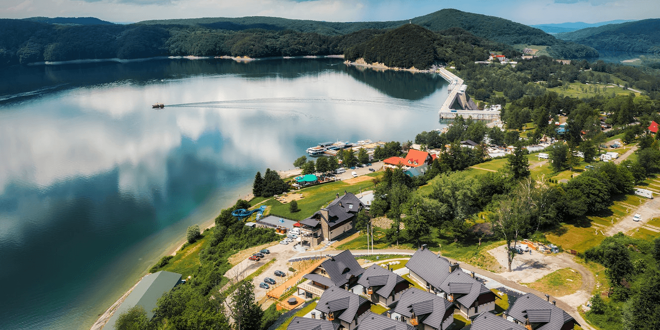 Relaks z widokiem na Jezioro Solińskie 🌊 Elegancki wypoczynek w Bieszczadach 🌄