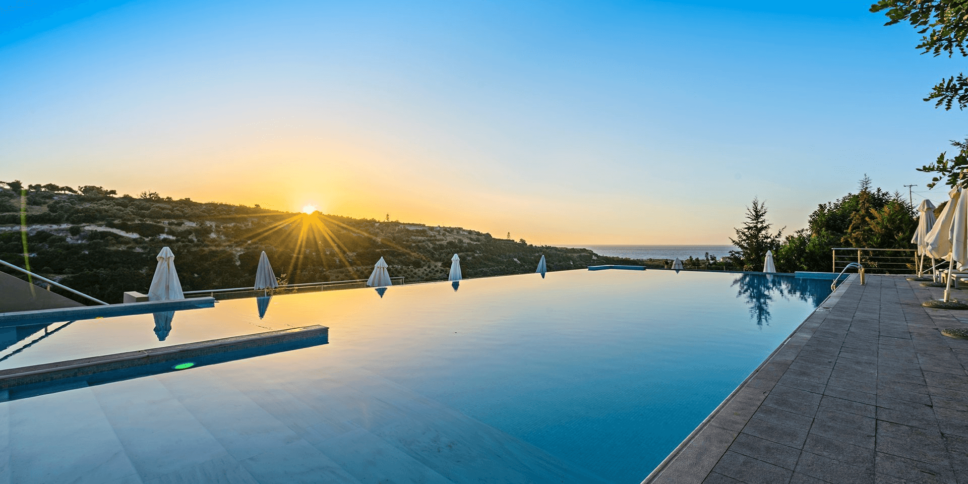 Greckie lato w 5* hotelu na Krecie 🏝️🏊‍♂️ All inclusive z widokiem na morze za 2099 PLN 🌊