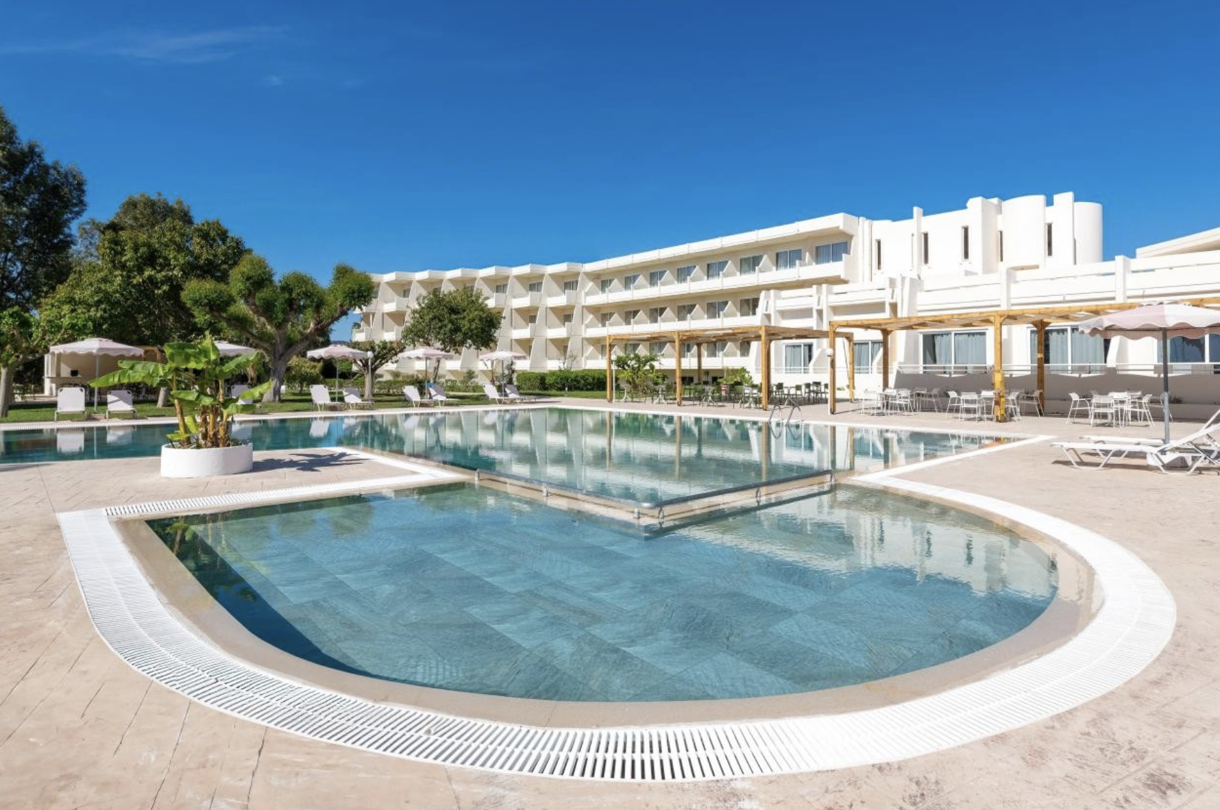 Greckie wakacje z all inclusive 🏝️🍹 4* hotel na Rodos z basenem za 2199 PLN