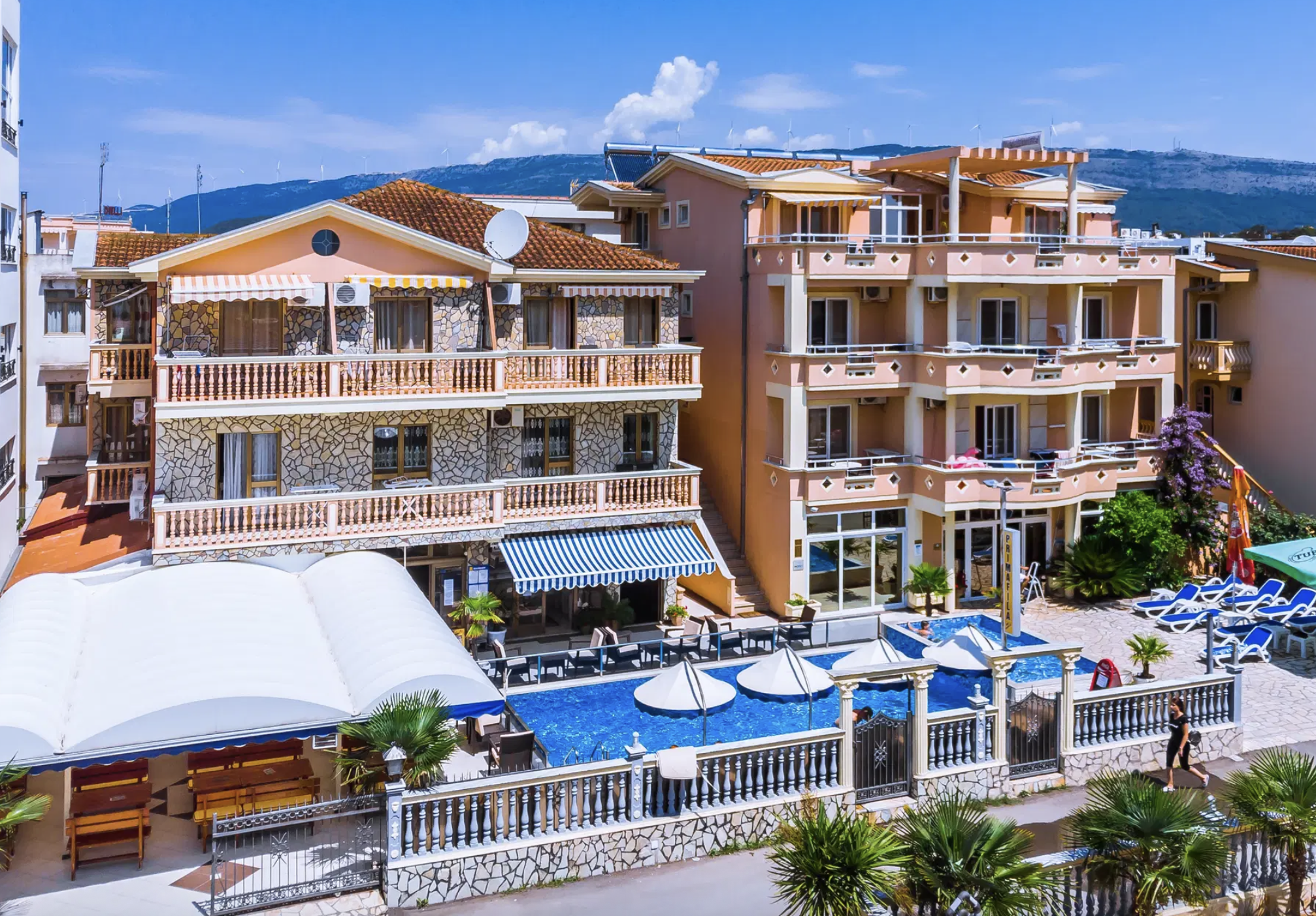 Wakacje w Czarnogórze w willi z basenem 🏊‍♀️🏖️ 7 dni z wyżywieniem za 1609 PLN