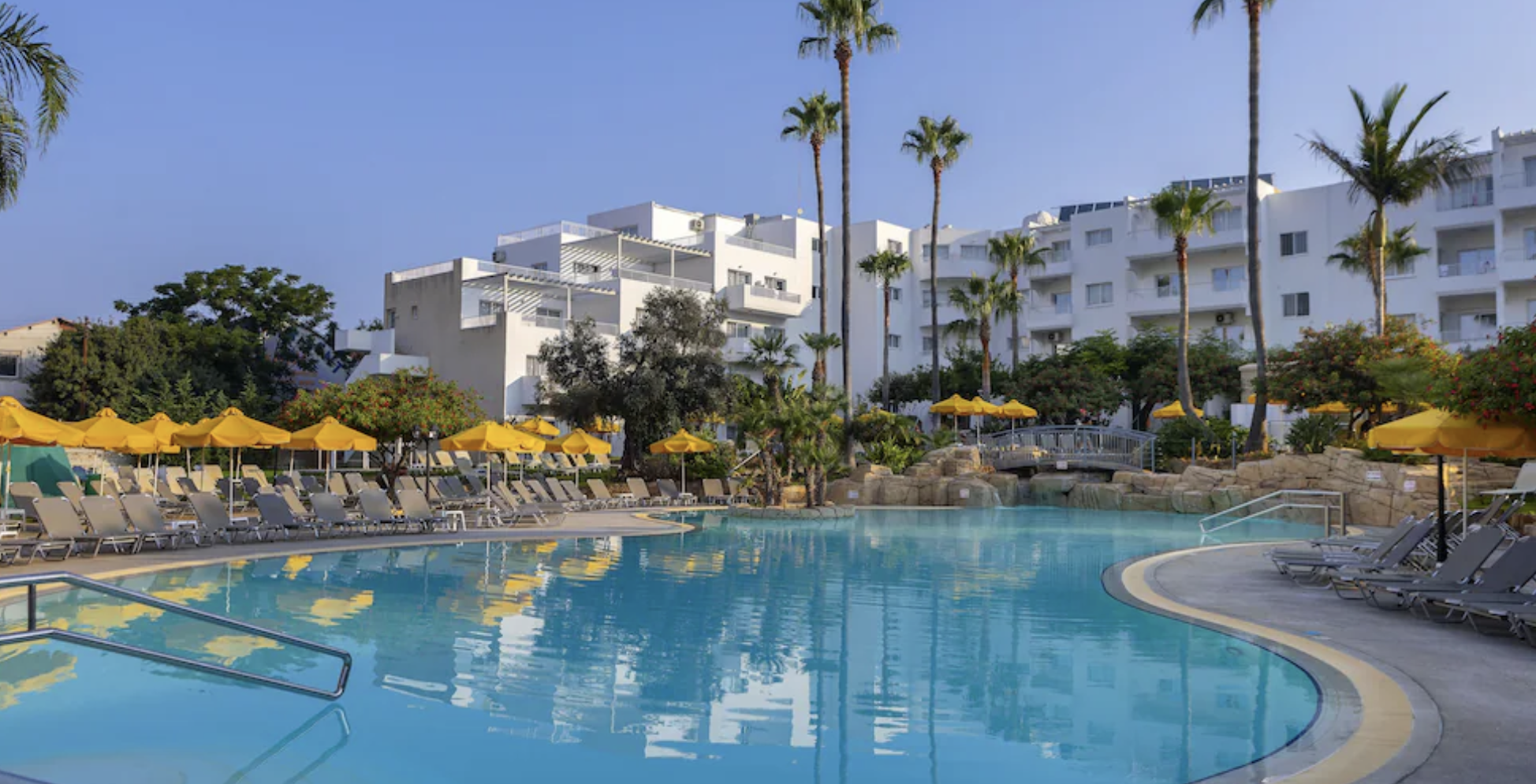 Cypryjski relaks na koniec wakacji😎 🌊 Loty i 4* hotel ze śniadaniami za 1359 PLN 🌴