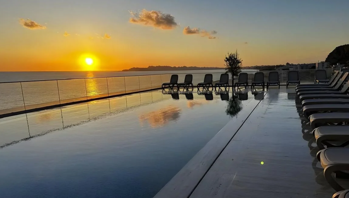 All inclusive z widokiem na Adriatyk 🍹🌊 Wakacyjny tydzień w 4* hotelu w Albanii za 2499 PLN 🌴😍