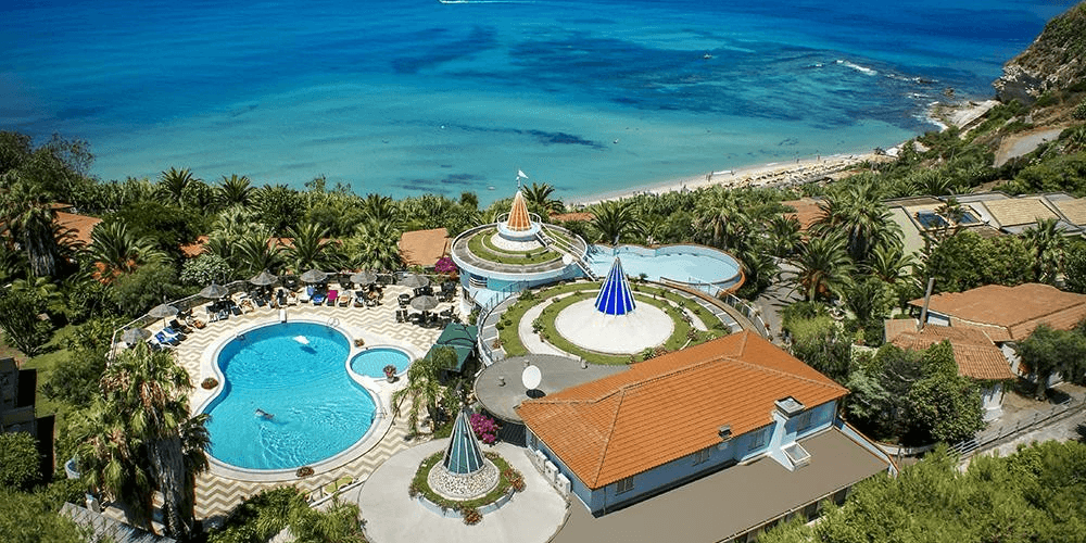 Włoskie lato w Kalabrii 🏖️ 4* hotel z basenem blisko plaży za 2729 PLN