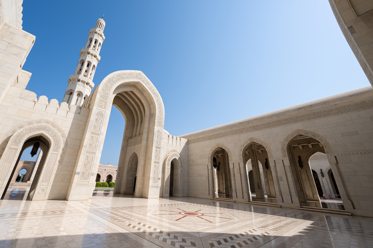 Oman tanio 🕌🐪 Loty z Warszawy i 8 nocy w ⭐⭐⭐⭐ hotelu za 1866 PLN