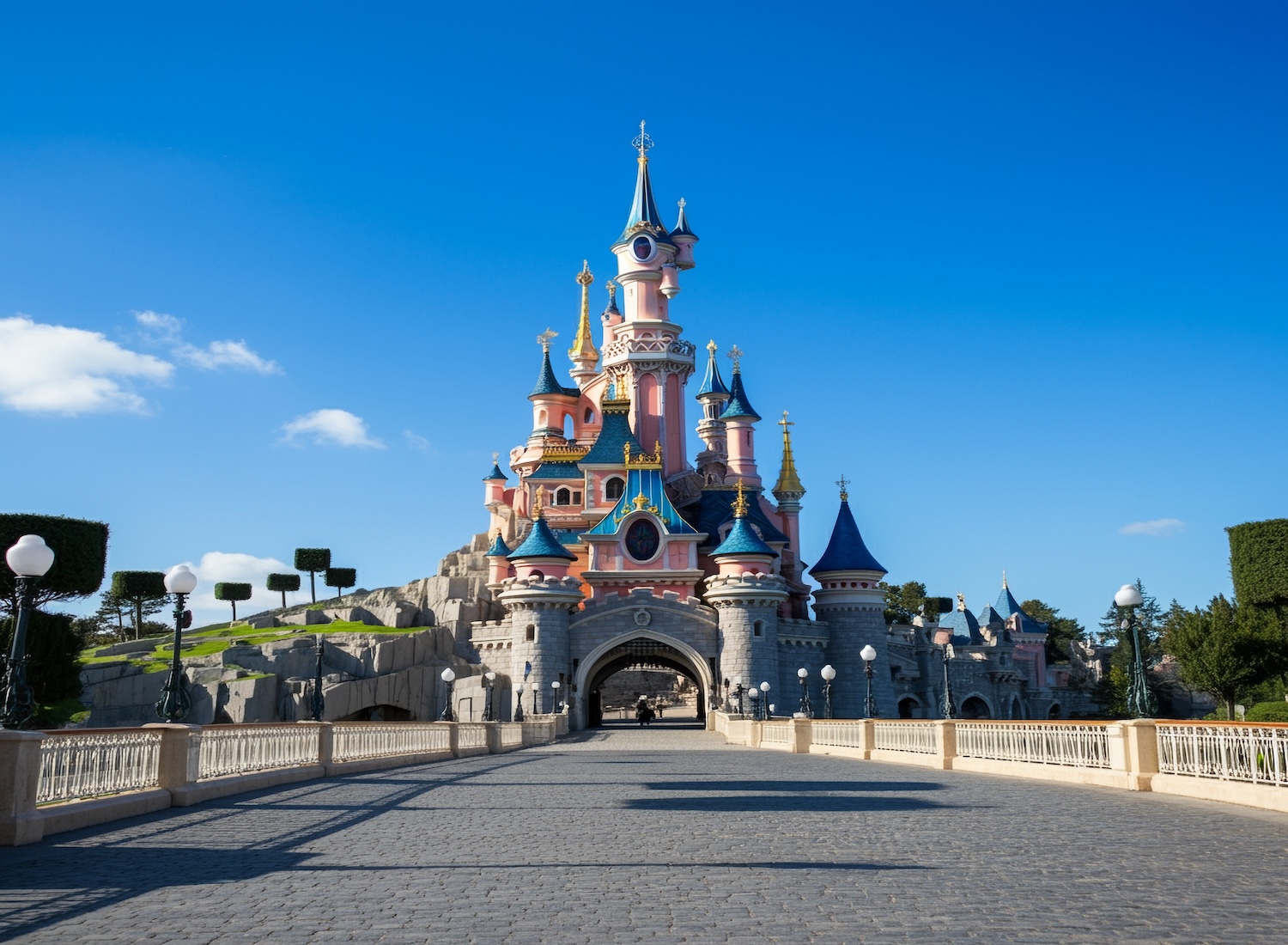 Zafunduj drugiej połówce podróż jak z bajki 💞😍 Paryż + Disneyland (na weekend) za 681 PLN 🎡🏰