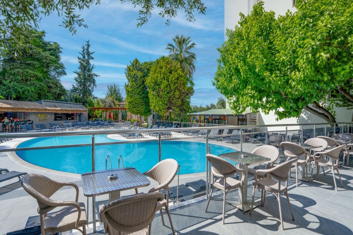 Relaks nad Morzem Egejskim 🏖️☀️ Tydzień w 4* hotelu z all inclusive za 2128 PLN 🌊🍹