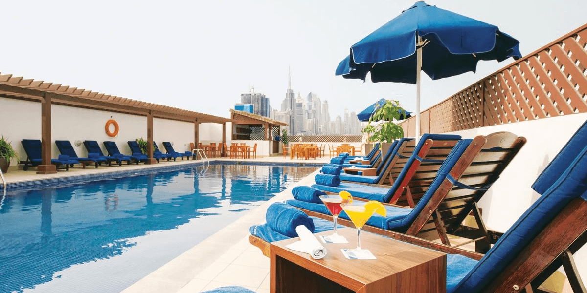 Zobacz drapacze chmur Dubaju 🌆✈️ Tydzień w hotelu z wyżywieniem i basenem na dachu za 2462 PLN 💦😎