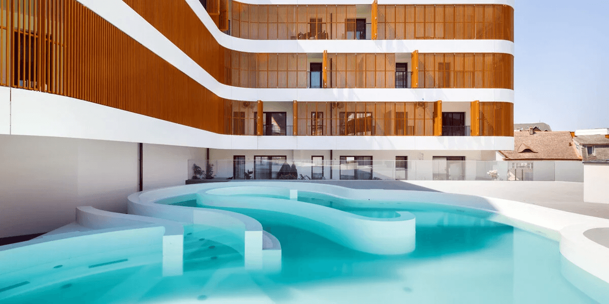 🌊 Bałtyckie fale luksusu w Międzyzdrojach 🏊 Nowy resort z basenami i sauną 🌅