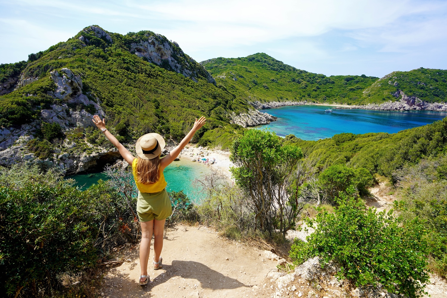 Wypoczynek na Korfu w świetnej cenie 🤯 🇬🇷 Loty i pobyt w 4* hotelu z wyżywieniem za 989 PLN 🏖️