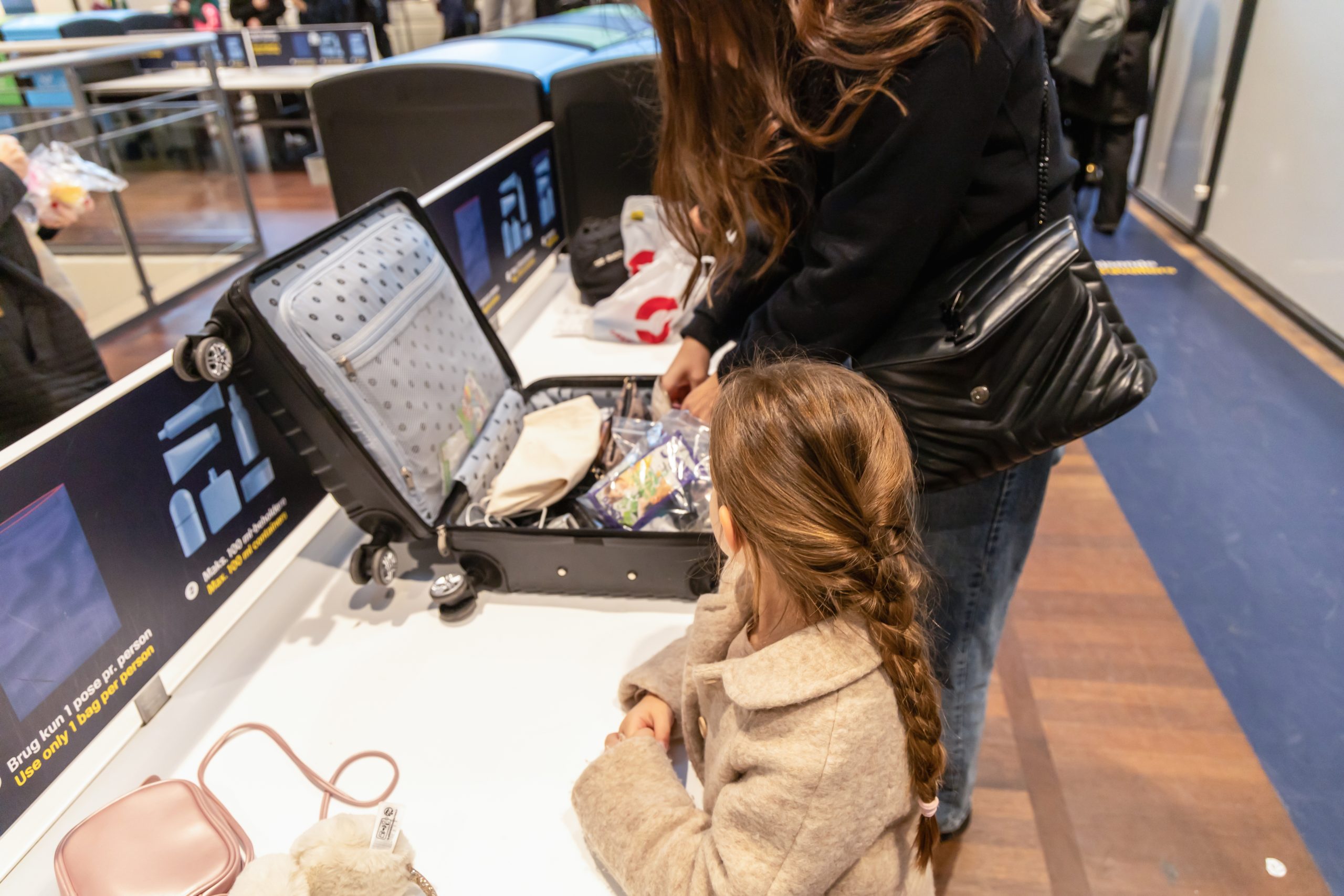 Kraków dokupi więcej skanerów, które zniosą limit płynów. Długie kolejki do kontroli znikną na dobre!