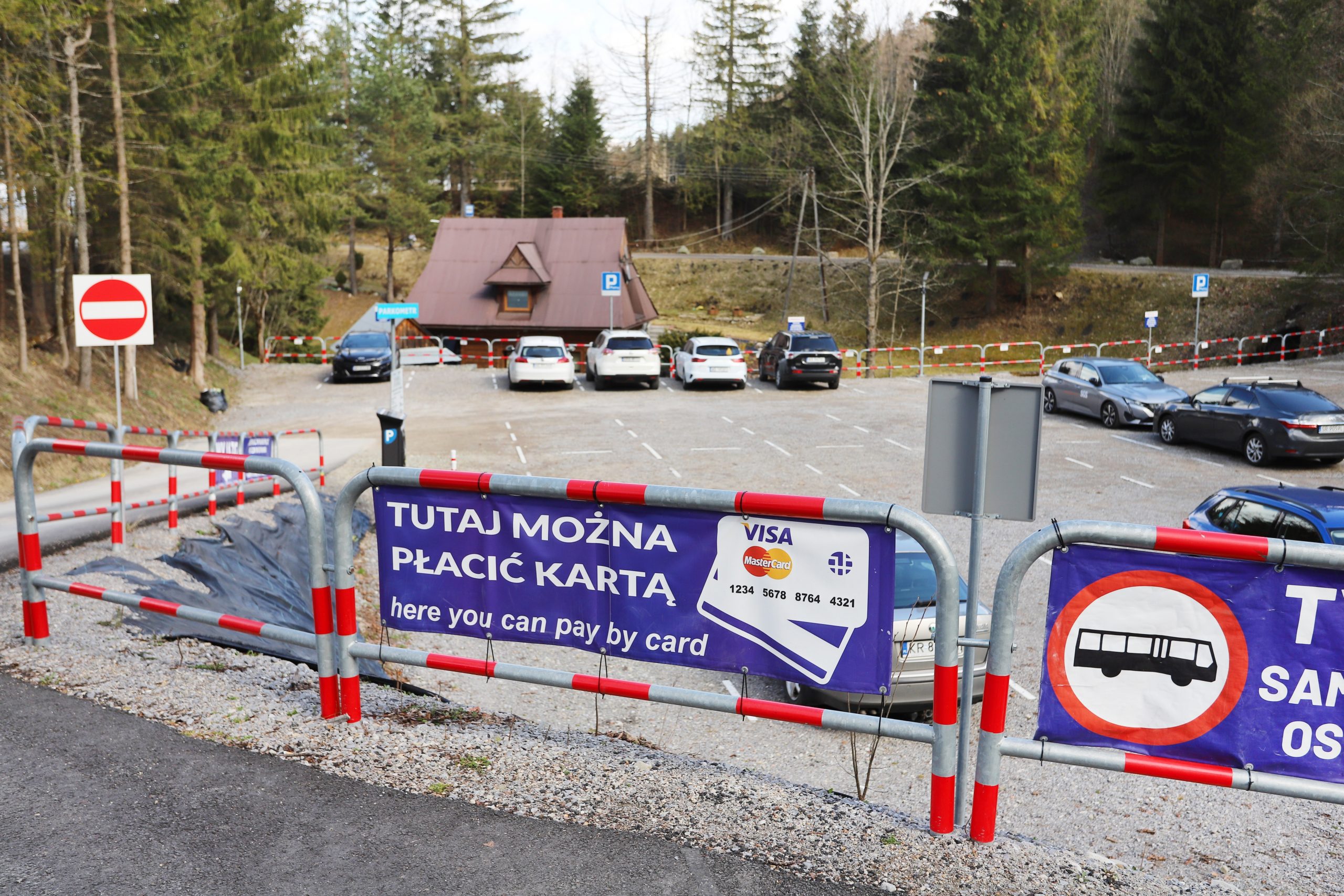 Bilet wstępu 80, a parking… 55 zł. Ceny przy atrakcjach turystycznych w Polsce zwalają z nóg!