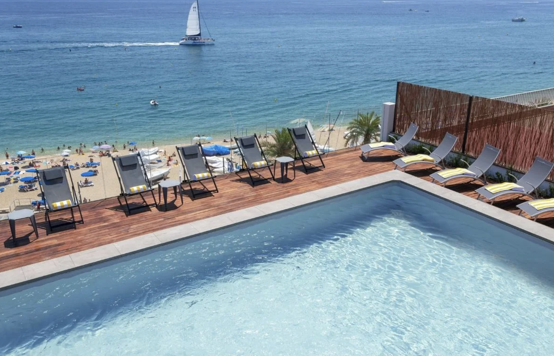 🔞Tylko dla dorosłych 🏝️ Wczasy w Lloret de Mar 😎 4* hotel z wyżywieniem i basenem na dachu za 2519 PLN