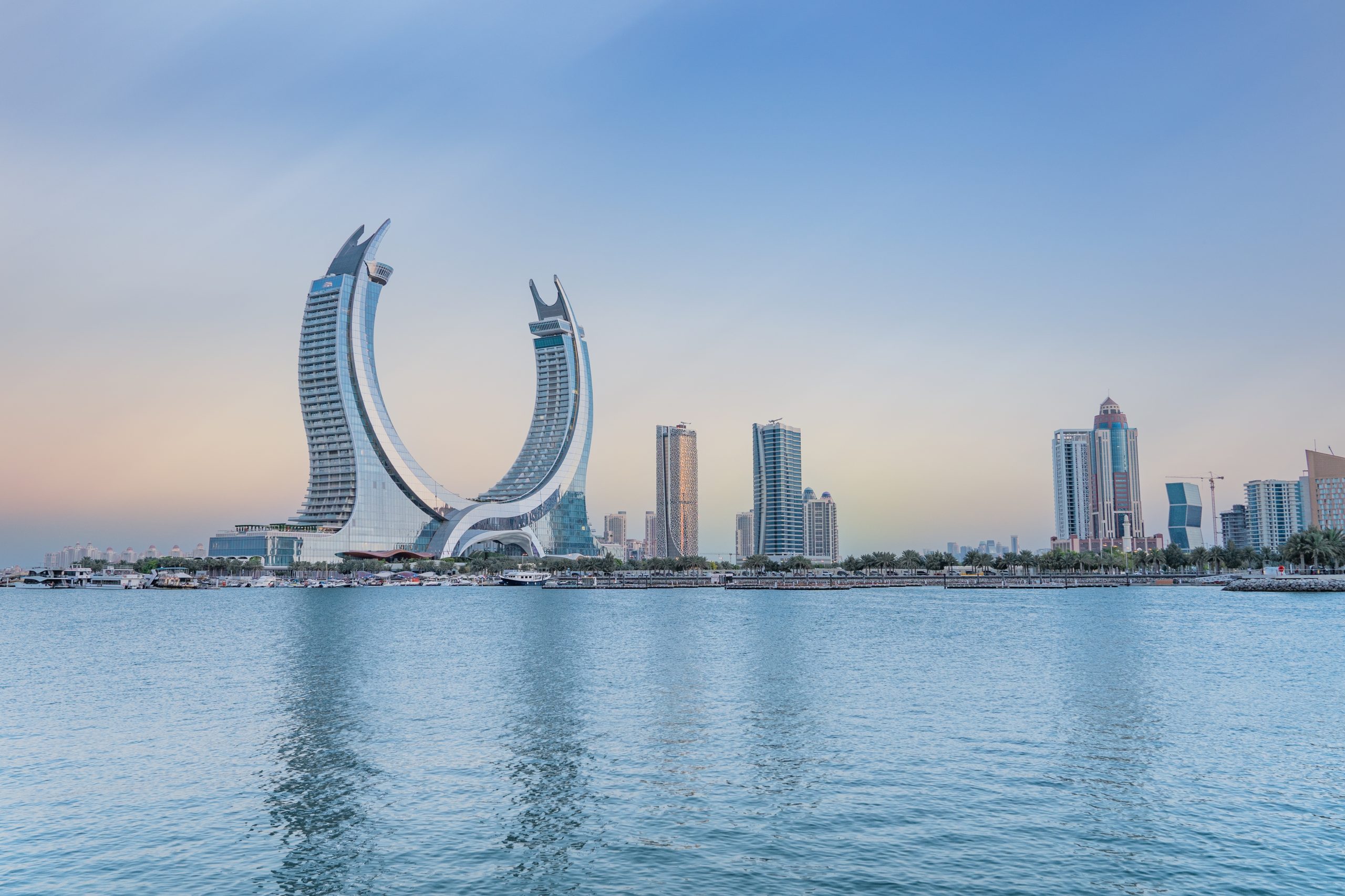 Bliski Wschód w pigułce ✈️ Katar i ZEA w jednej podróży od 1439 PLN 😍