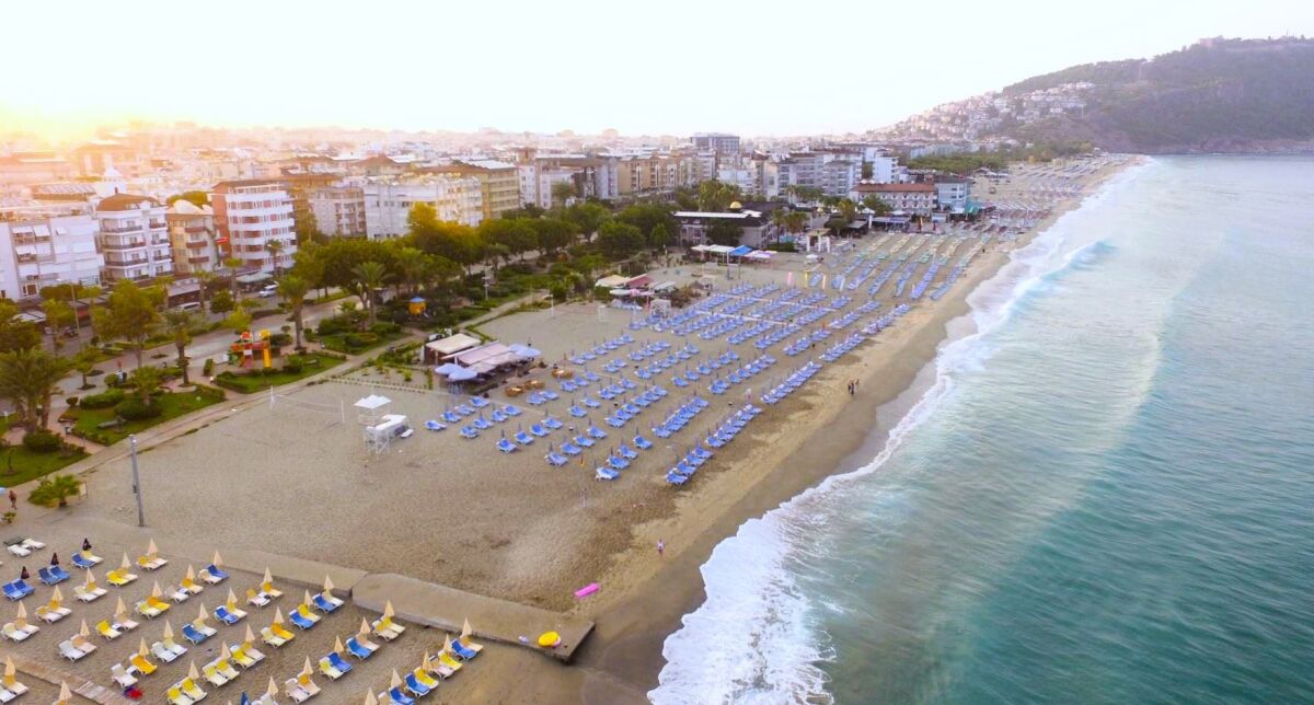 Grudniowa ucieczka do Turcji 🏖️🍹 4* hotel przy plaży w Alanyi za 999 PLN