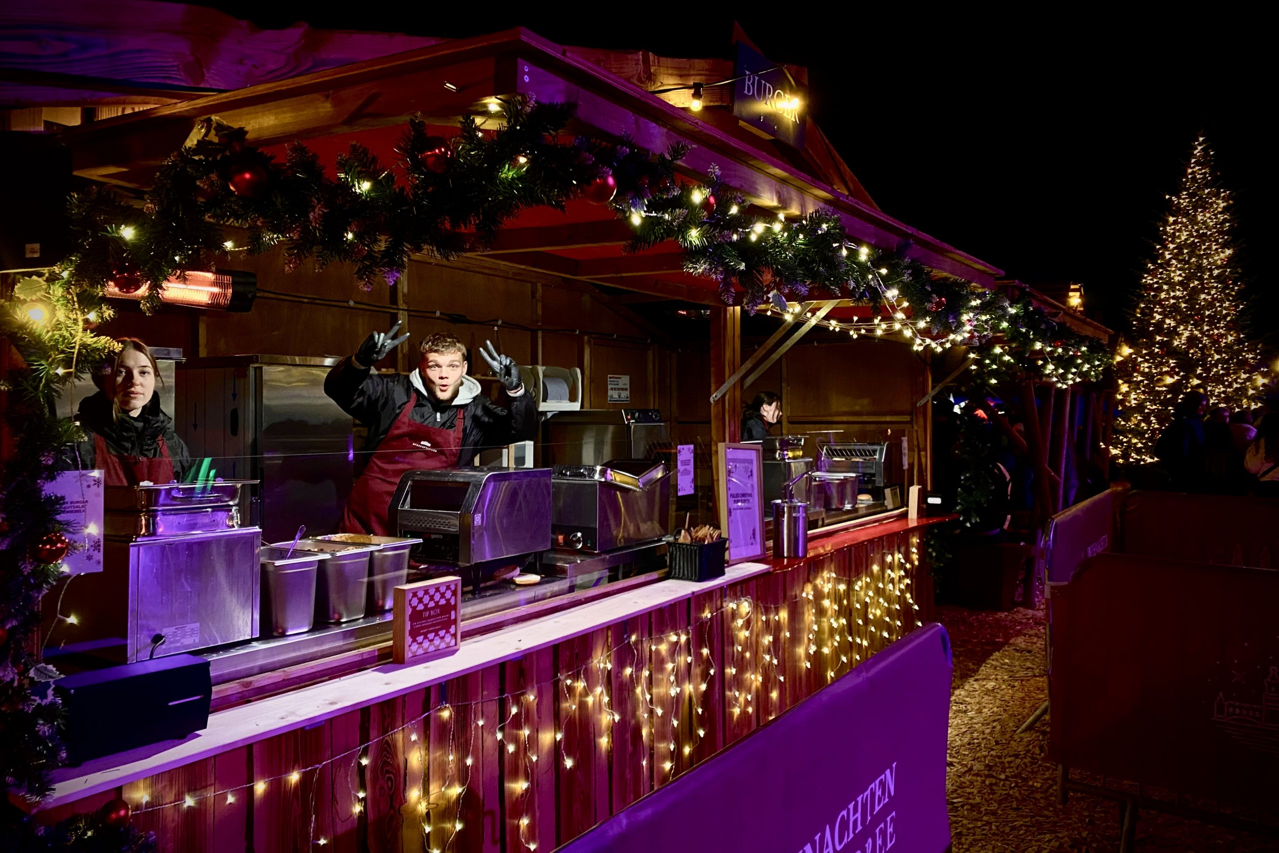 Odwiedziłem najbardziej niesamowity jarmark w Europie. Płacisz raz, a potem jesz, pijesz i bawisz się bez ograniczeń